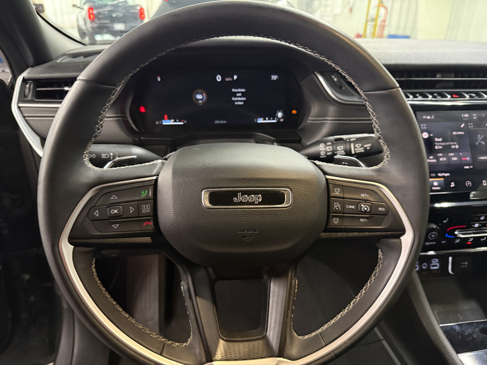 Thumbnail: 2023 Jeep Grand Cherokee L - 4