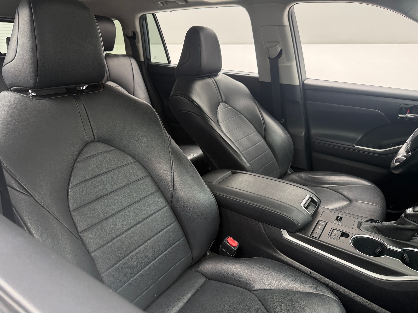 Thumbnail: 2020 Toyota Highlander - 2