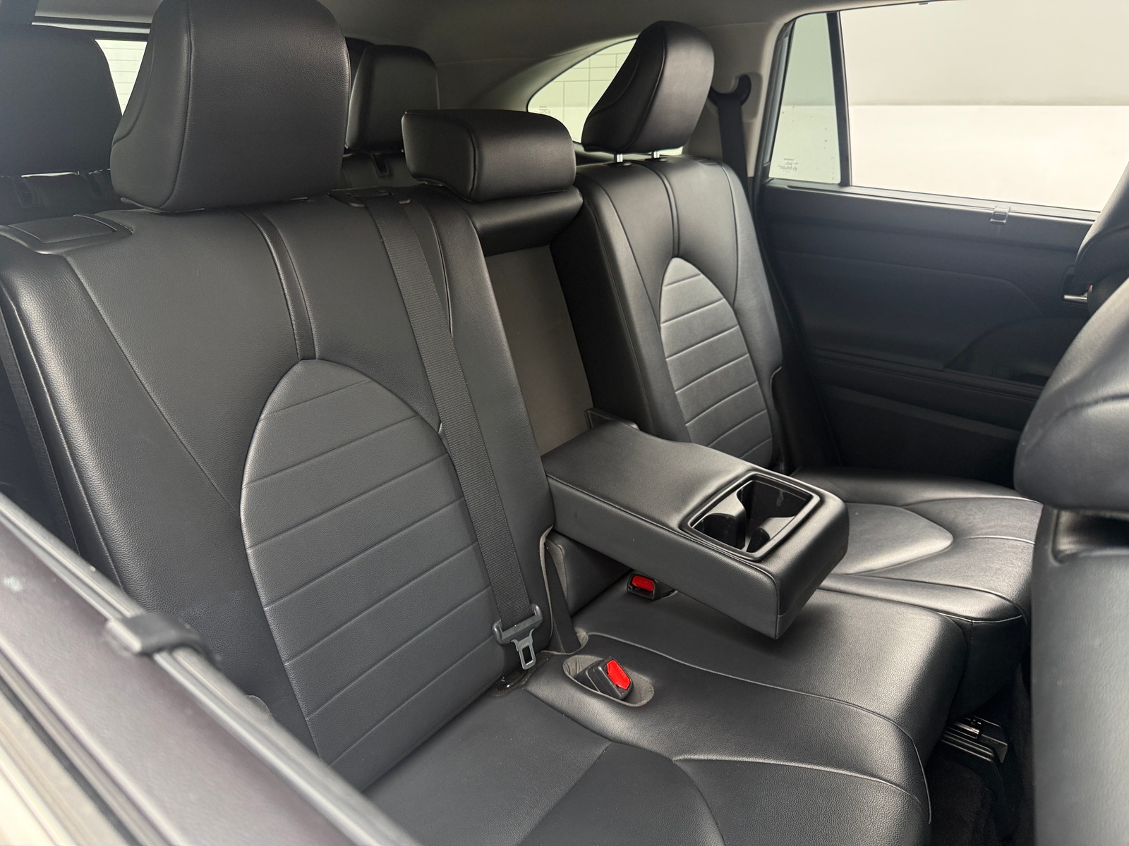 Thumbnail: 2020 Toyota Highlander - 6