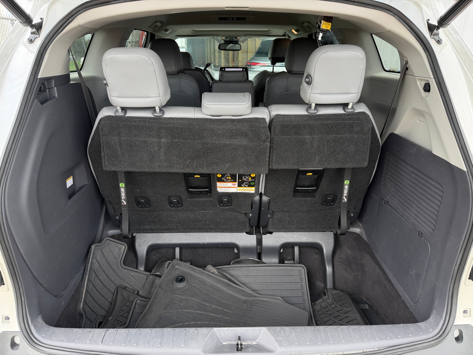 Thumbnail: 2021 Toyota Sienna - 6