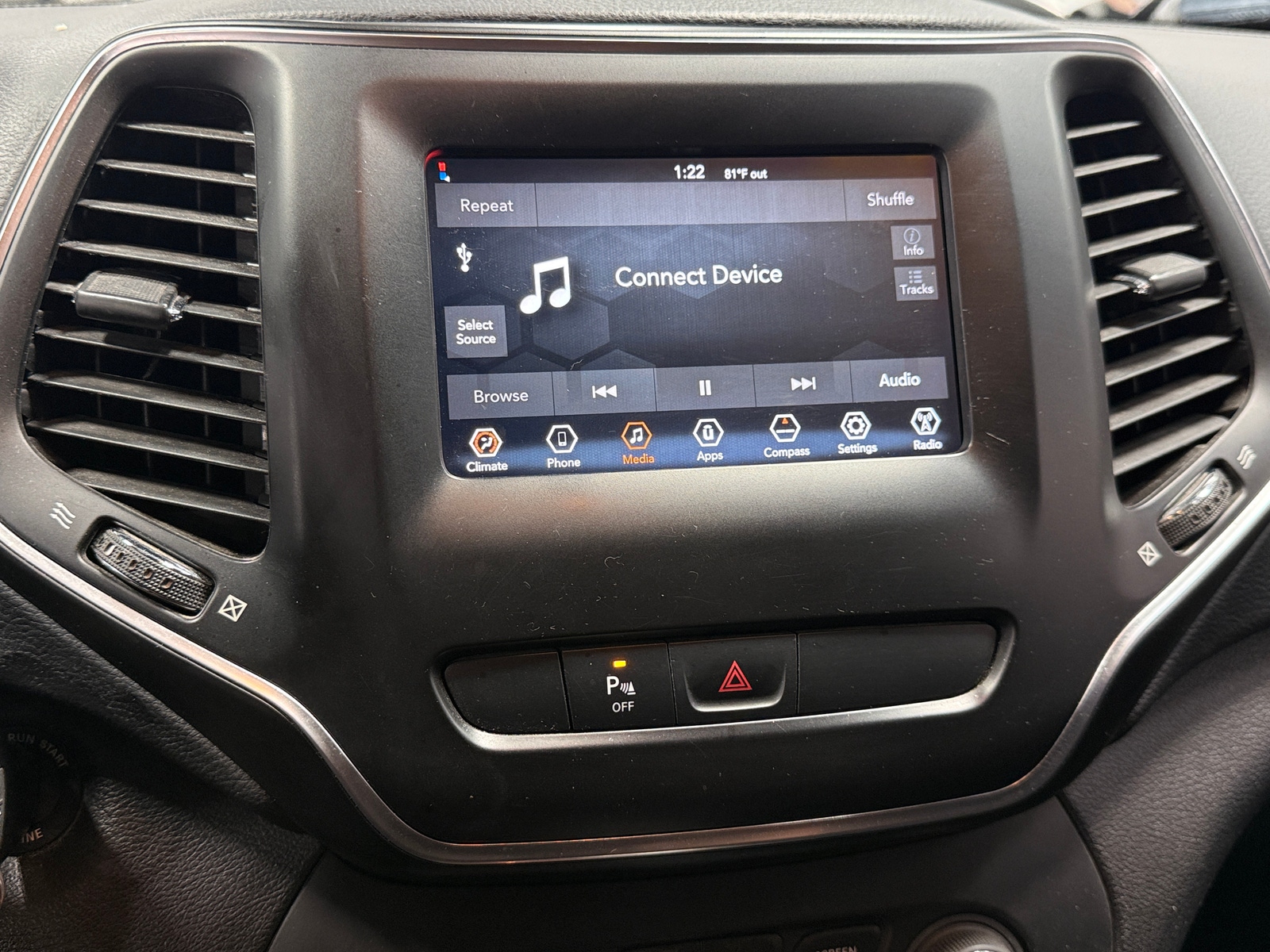 Thumbnail: 2019 Jeep Cherokee - 4