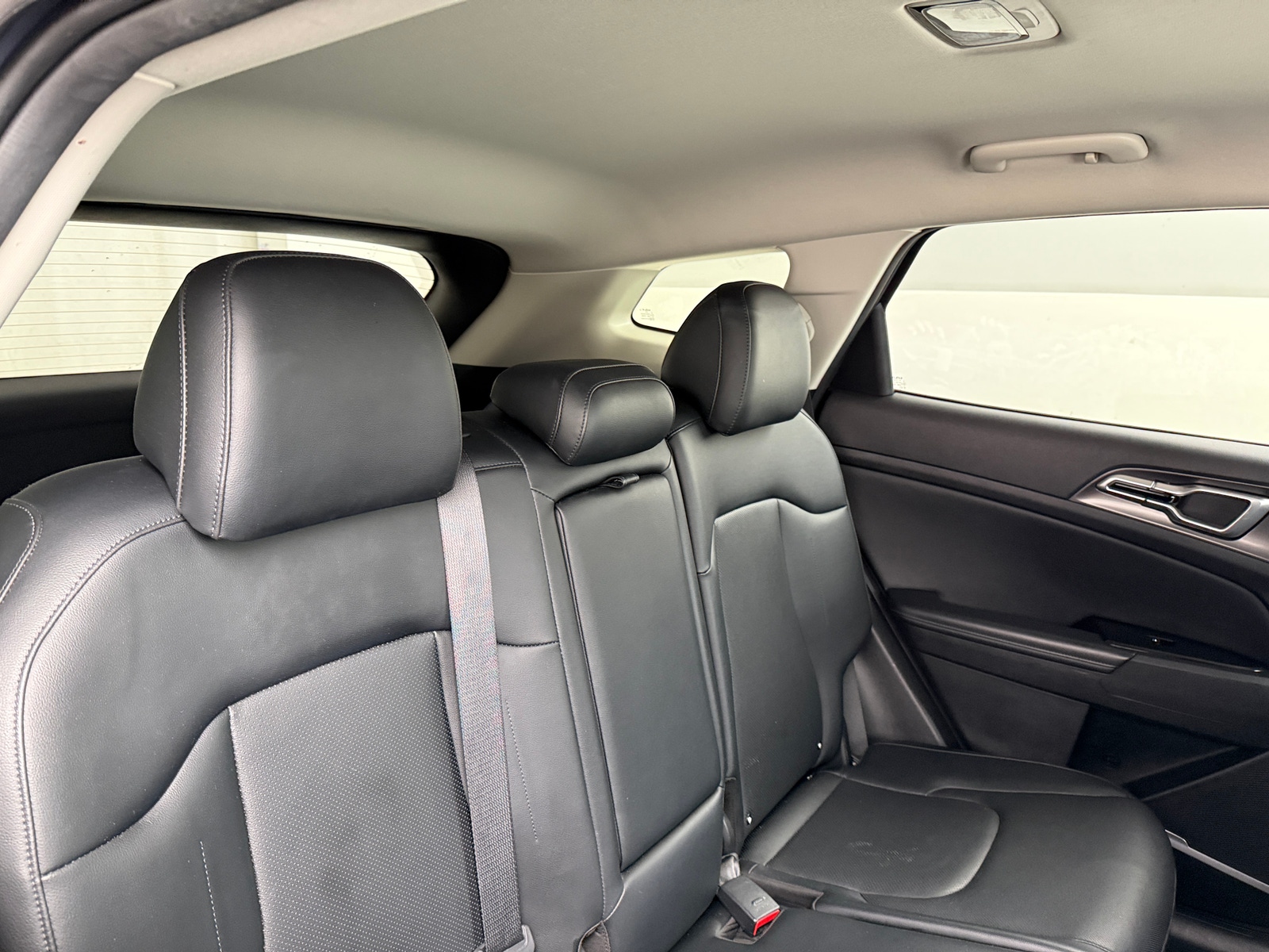Thumbnail: 2023 Kia Sportage - 5