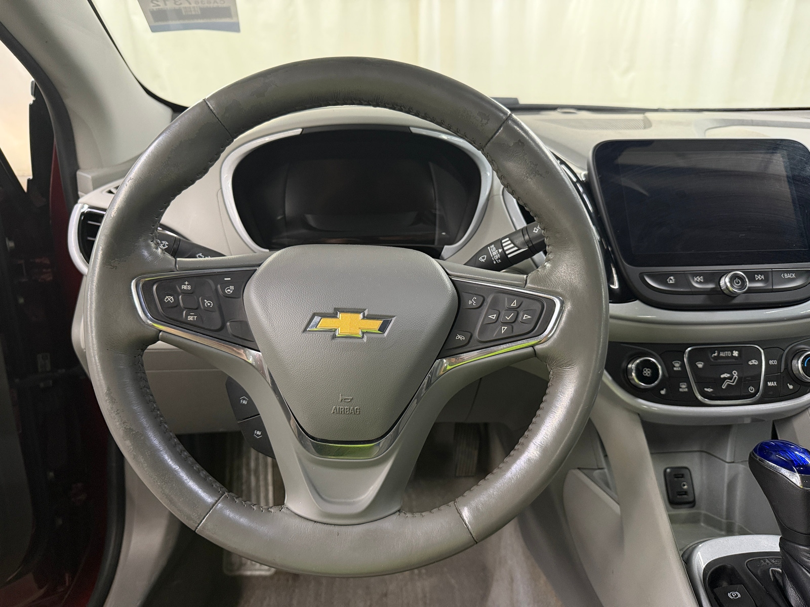 Thumbnail: 2017 Chevrolet Volt - 4