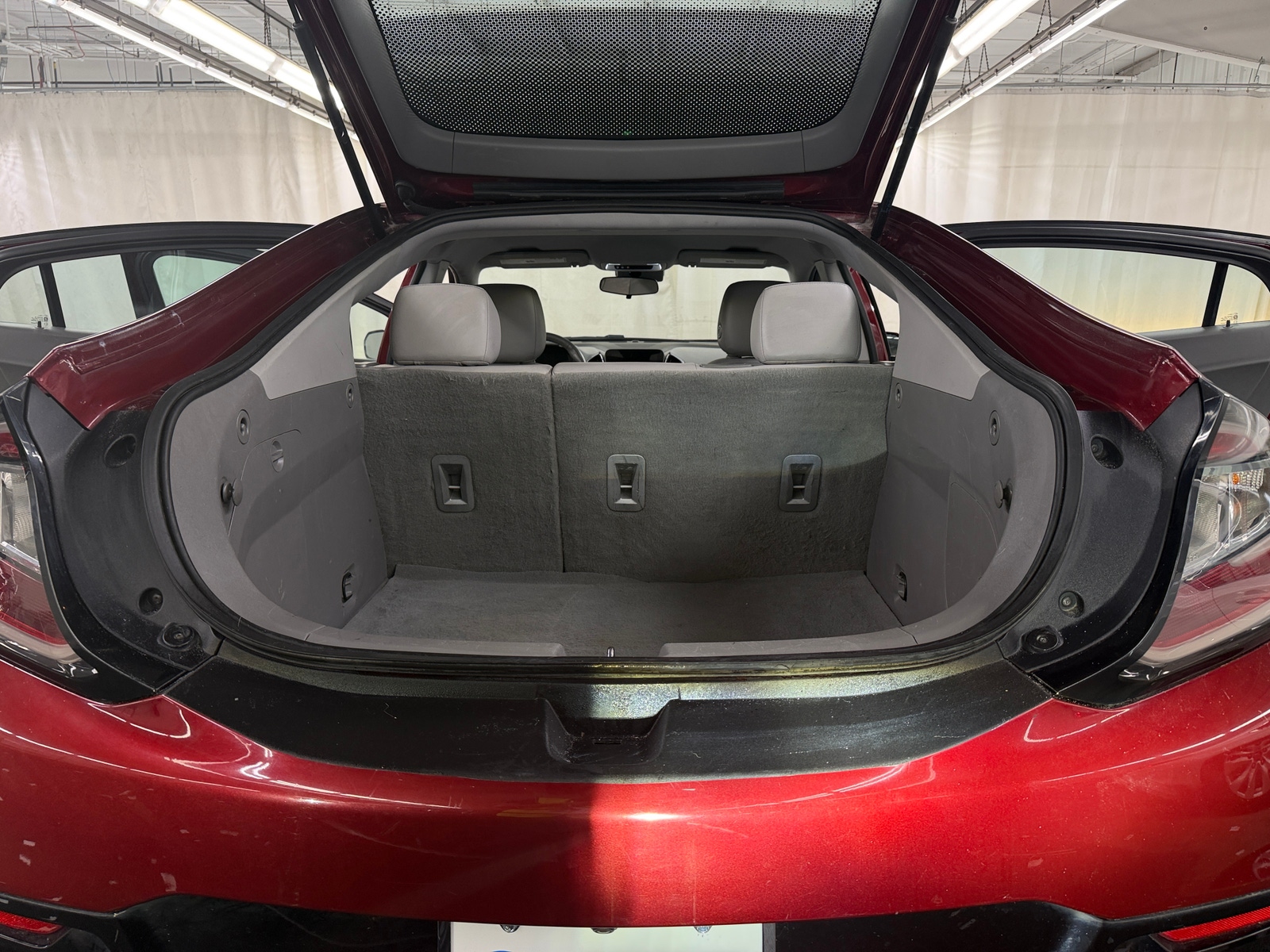 Thumbnail: 2017 Chevrolet Volt - 6