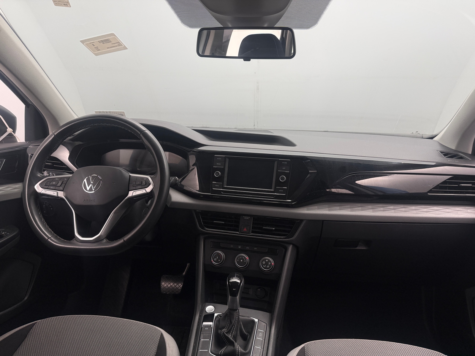 Thumbnail: 2022 Volkswagen Taos - 3