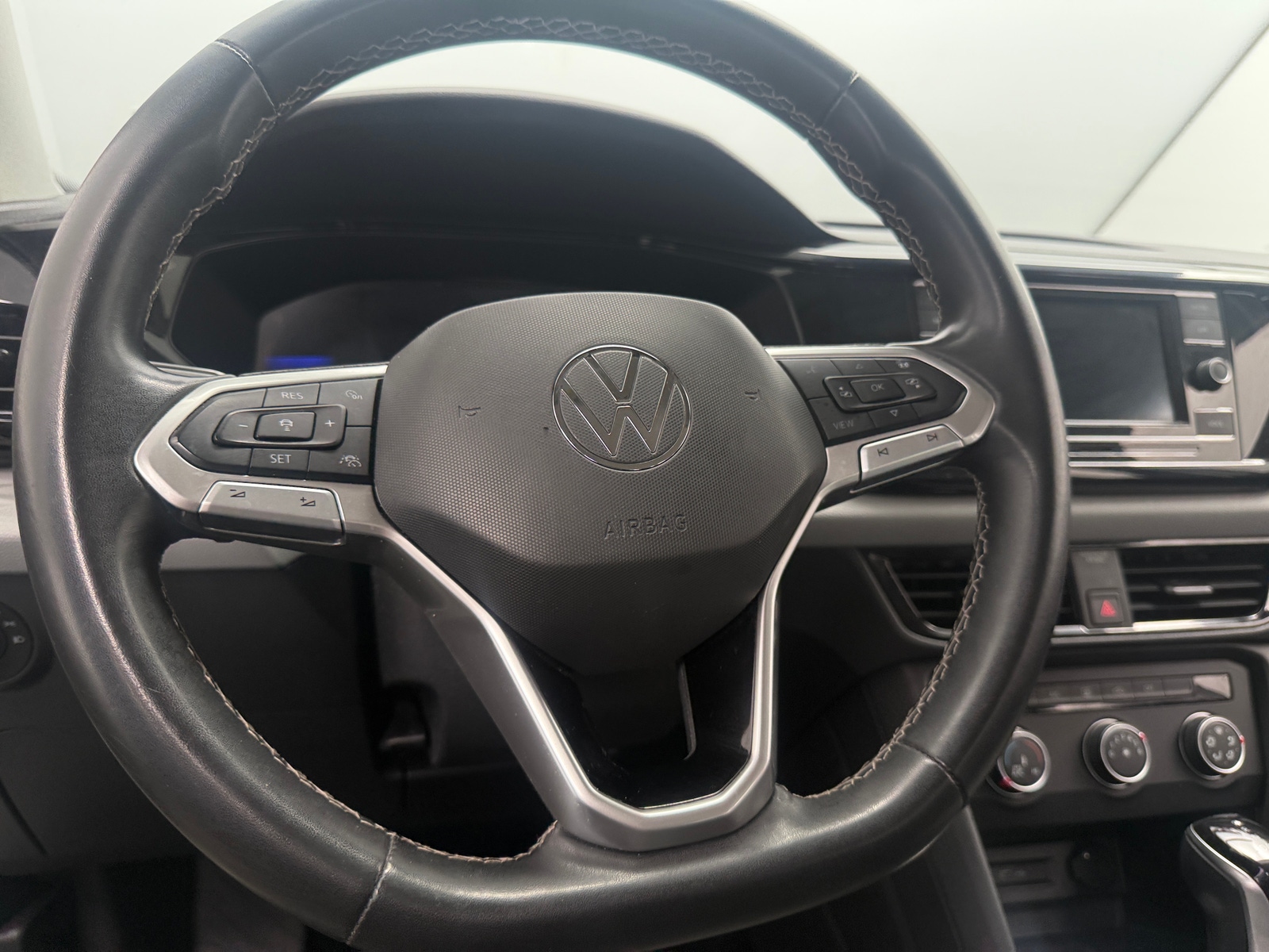 Thumbnail: 2022 Volkswagen Taos - 5