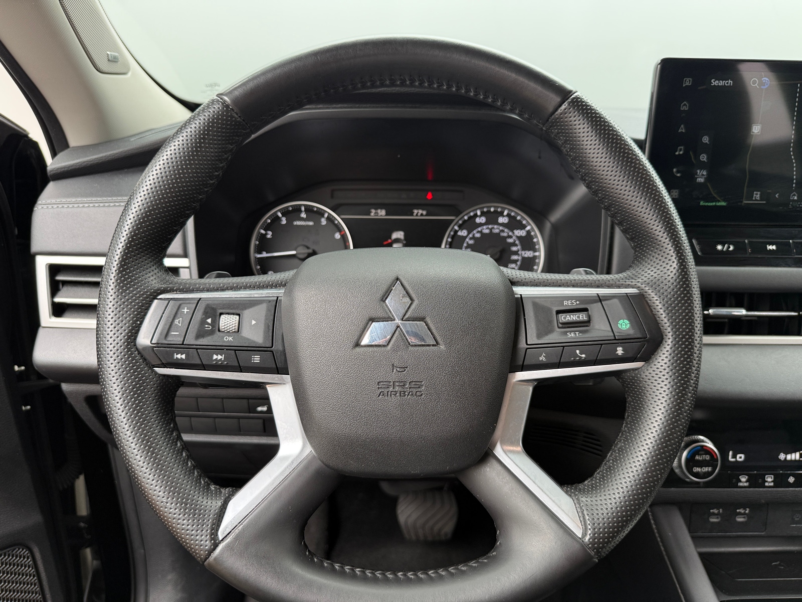 Thumbnail: 2025 Mitsubishi Outlander - 4