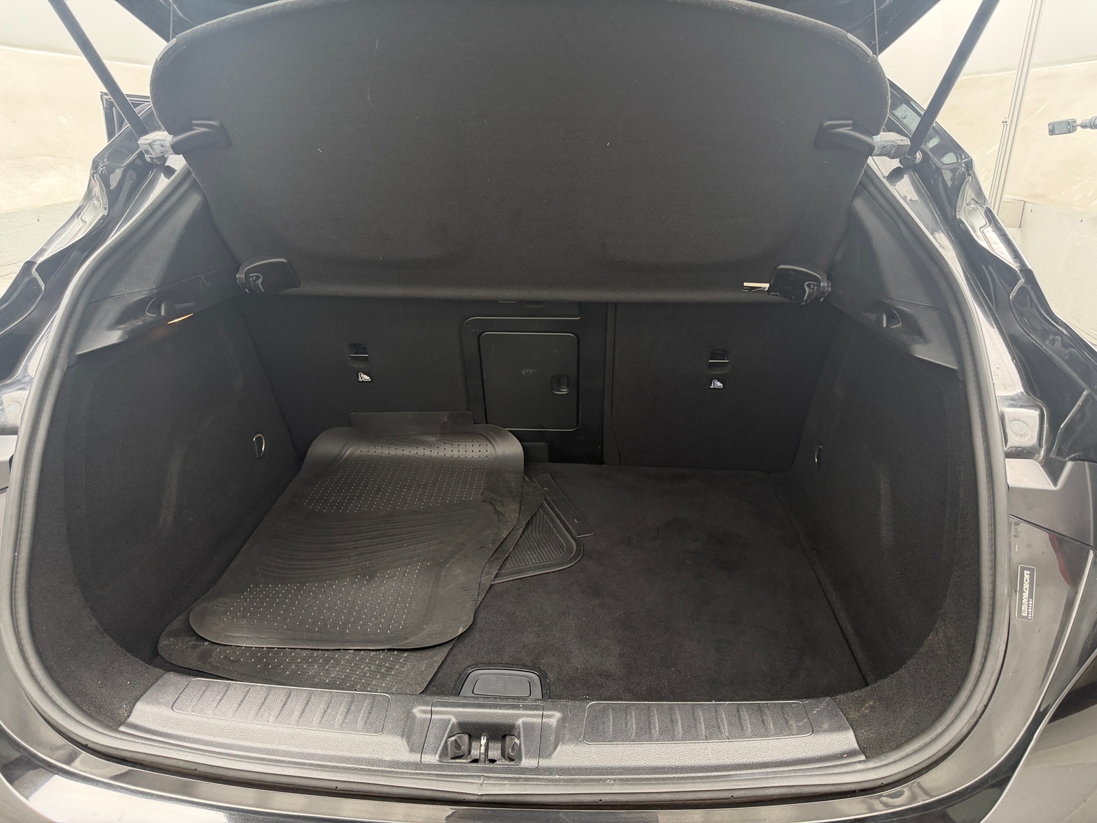 Thumbnail: 2019 INFINITI QX30 - 6