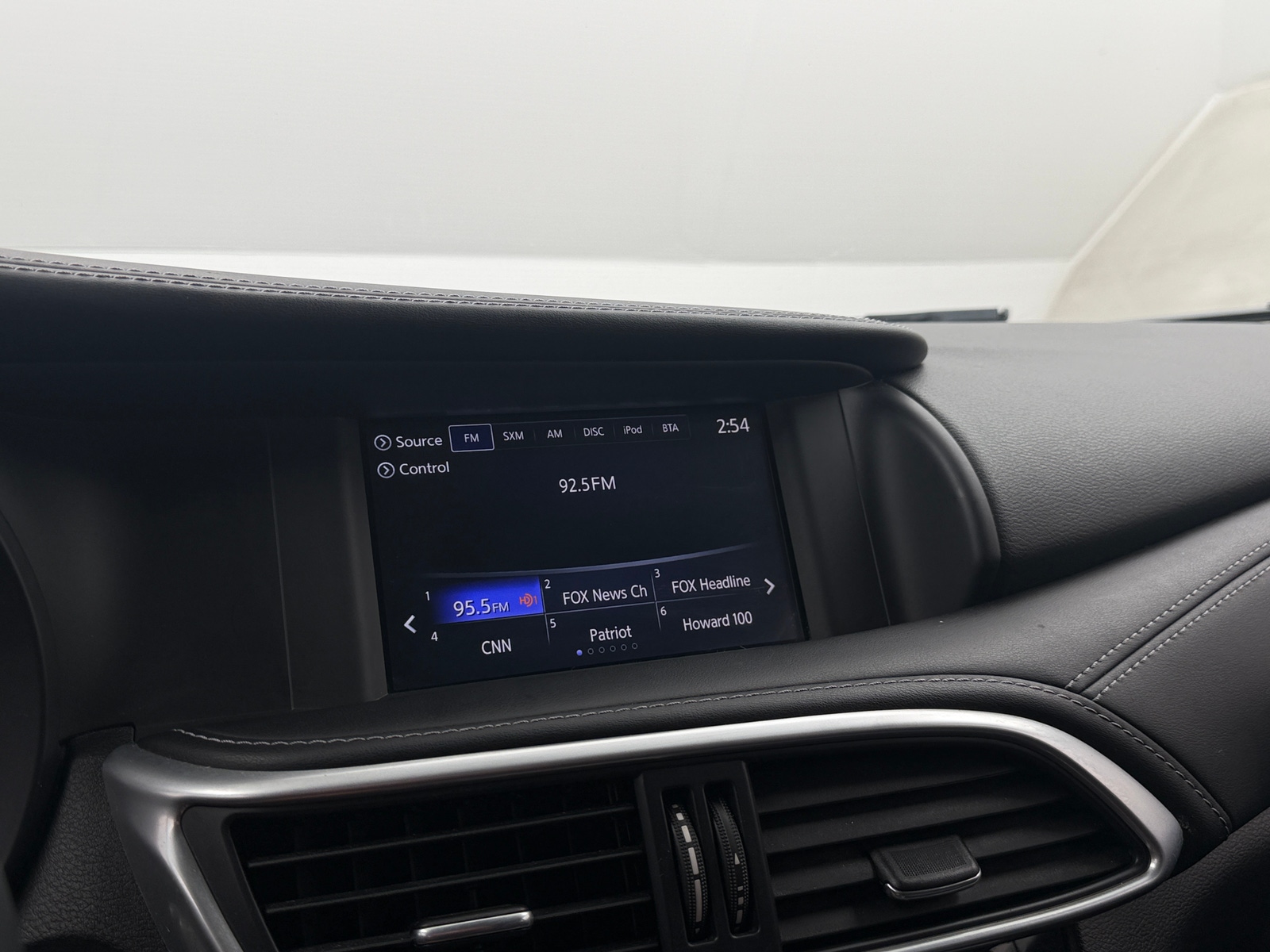 Thumbnail: 2019 INFINITI QX30 - 3