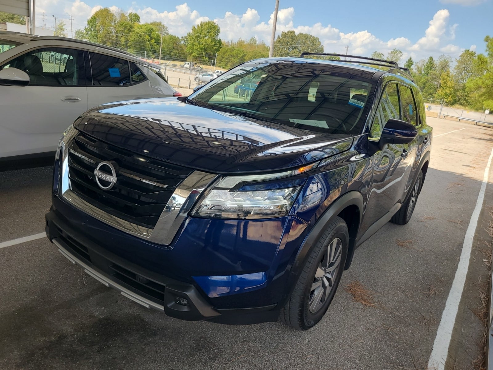 2024 Nissan Pathfinder SL