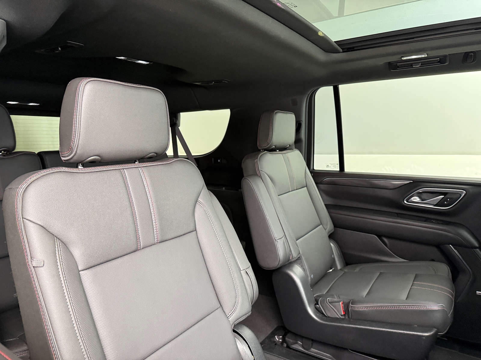 Thumbnail: 2022 Chevrolet Suburban - 5