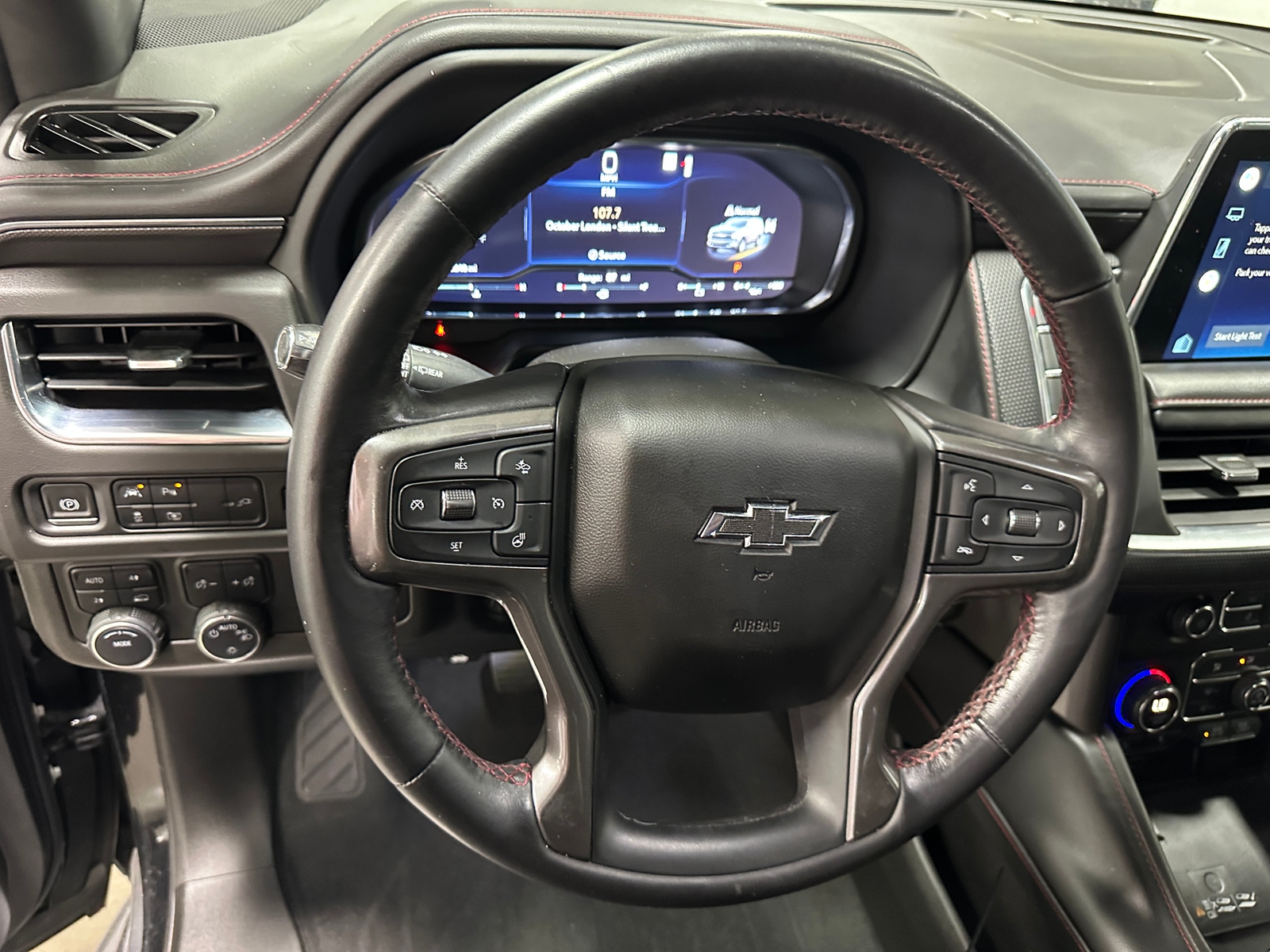 Thumbnail: 2022 Chevrolet Suburban - 4