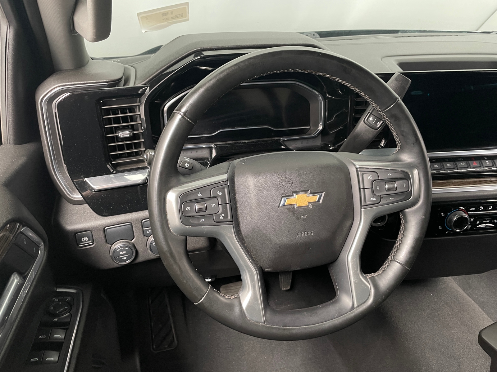 Thumbnail: 2025 Chevrolet Silverado 1500 - 5