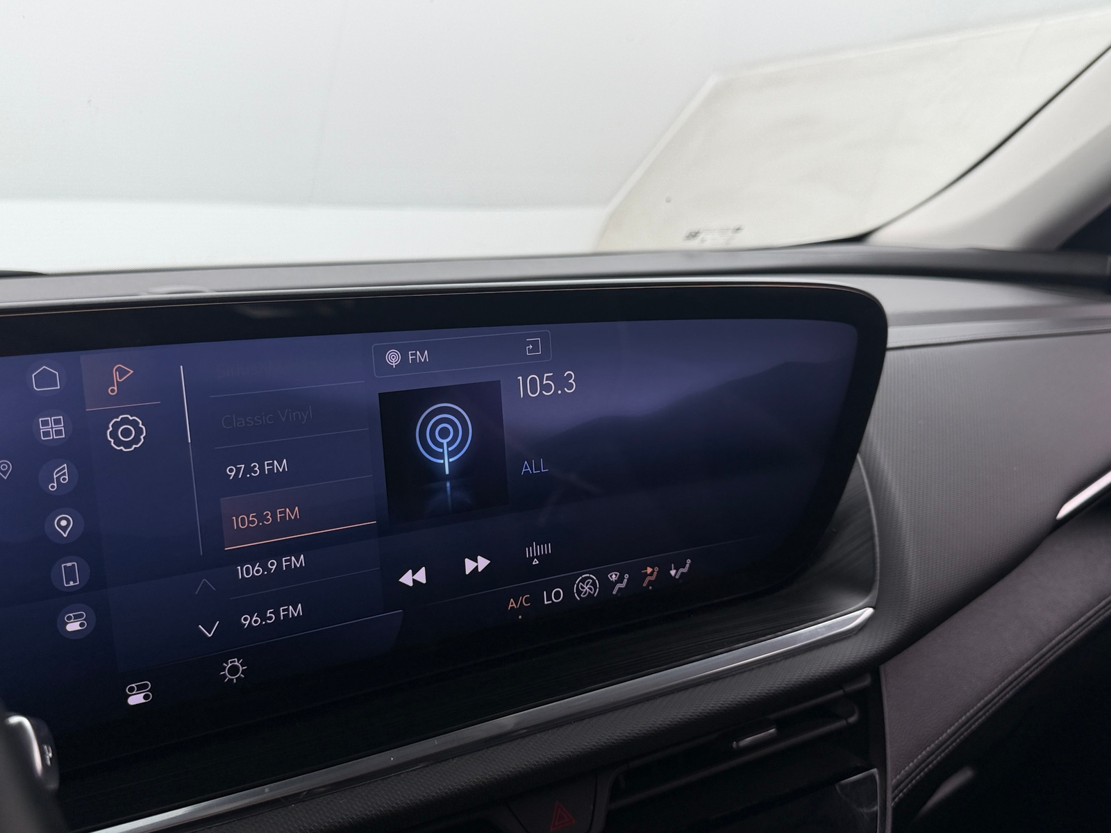 Thumbnail: 2024 Buick Envision - 3