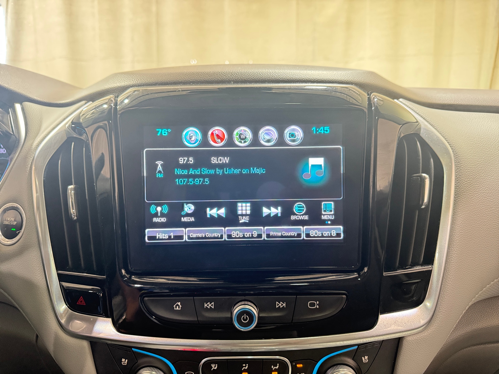 Thumbnail: 2018 Chevrolet Traverse - 3