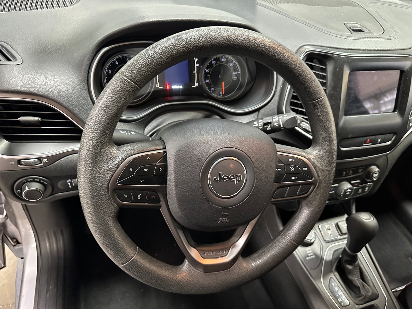 Thumbnail: 2021 Jeep Cherokee - 5