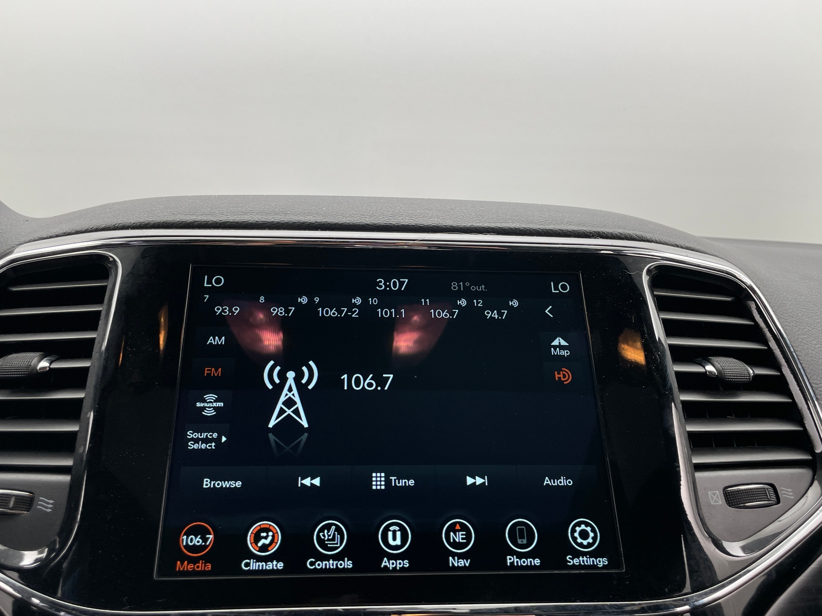 Thumbnail: 2020 Jeep Grand Cherokee - 3