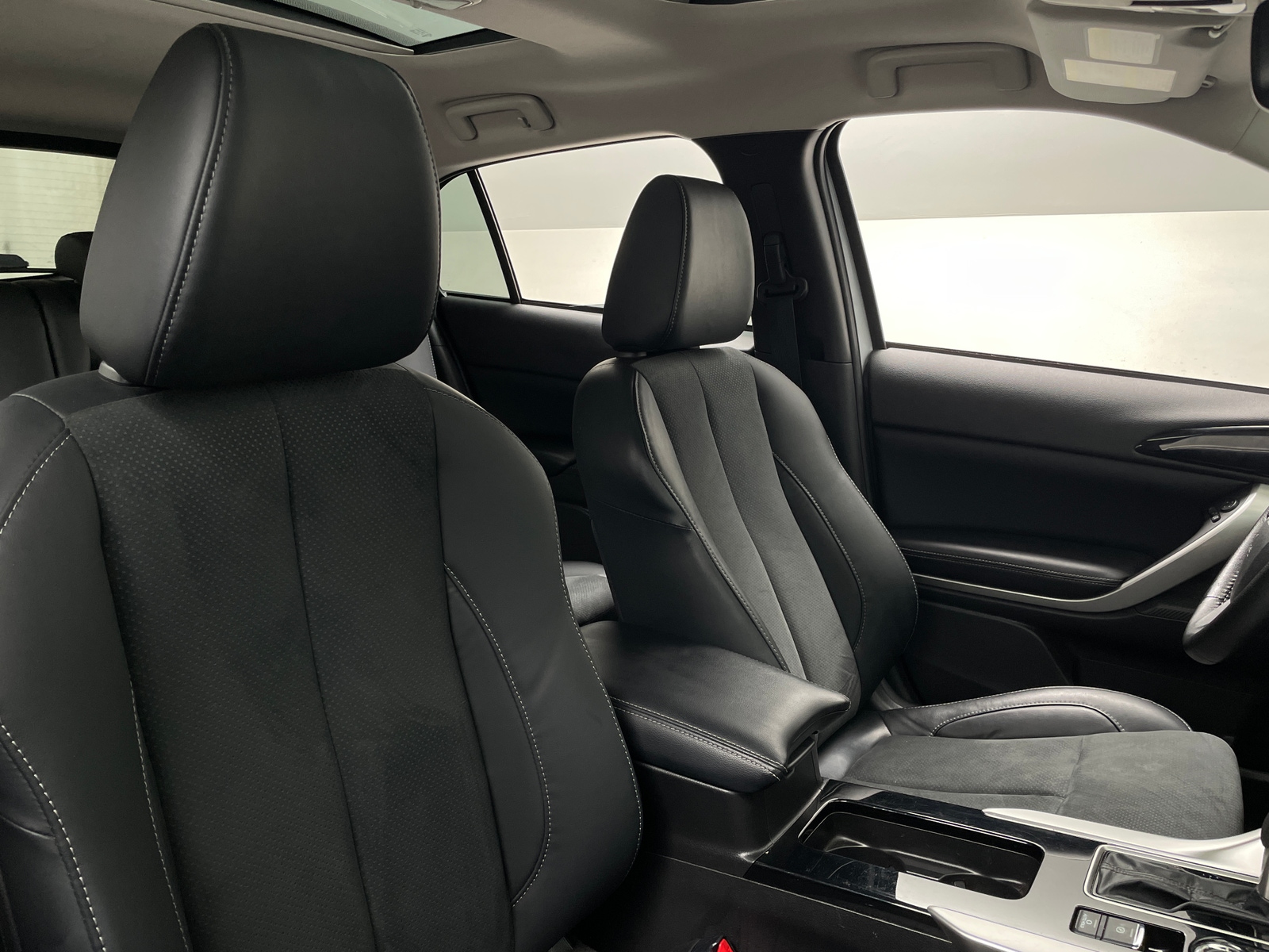 Thumbnail: 2023 Mitsubishi Eclipse Cross - 2