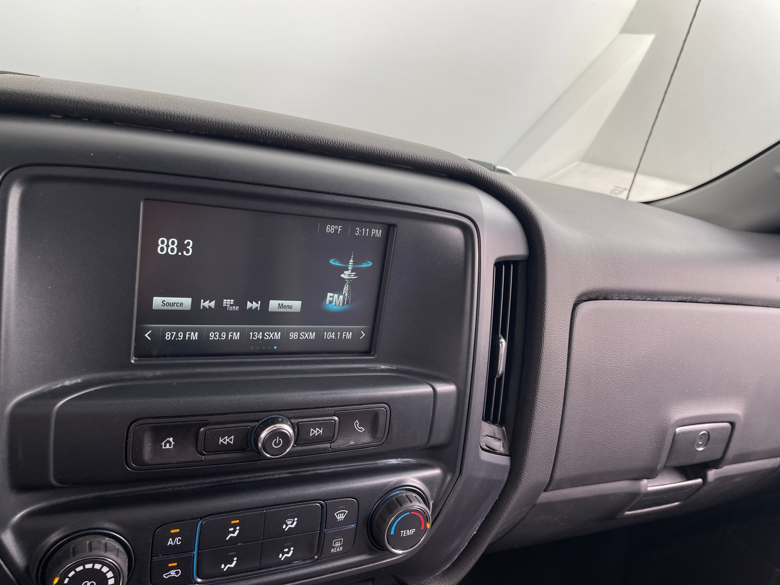 Thumbnail: 2018 Chevrolet Silverado 1500 - 4