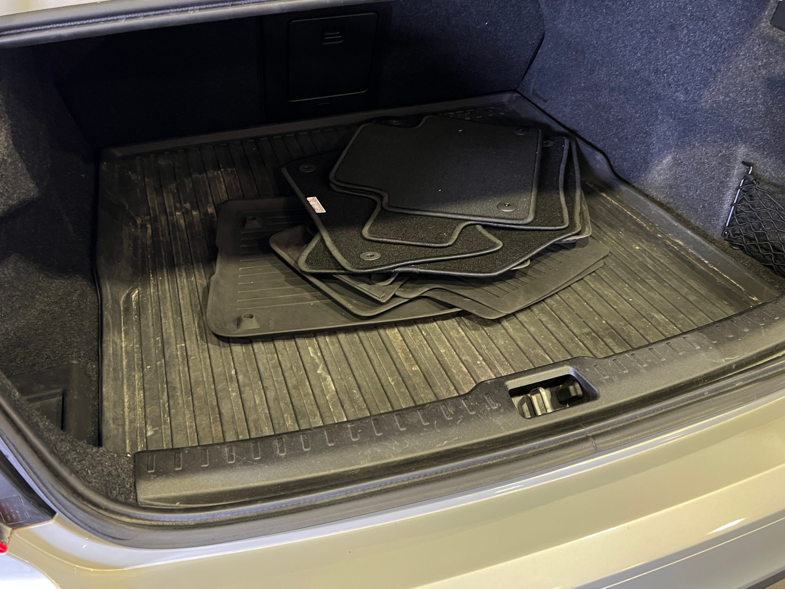 Thumbnail: 2019 Volvo S60 - 6