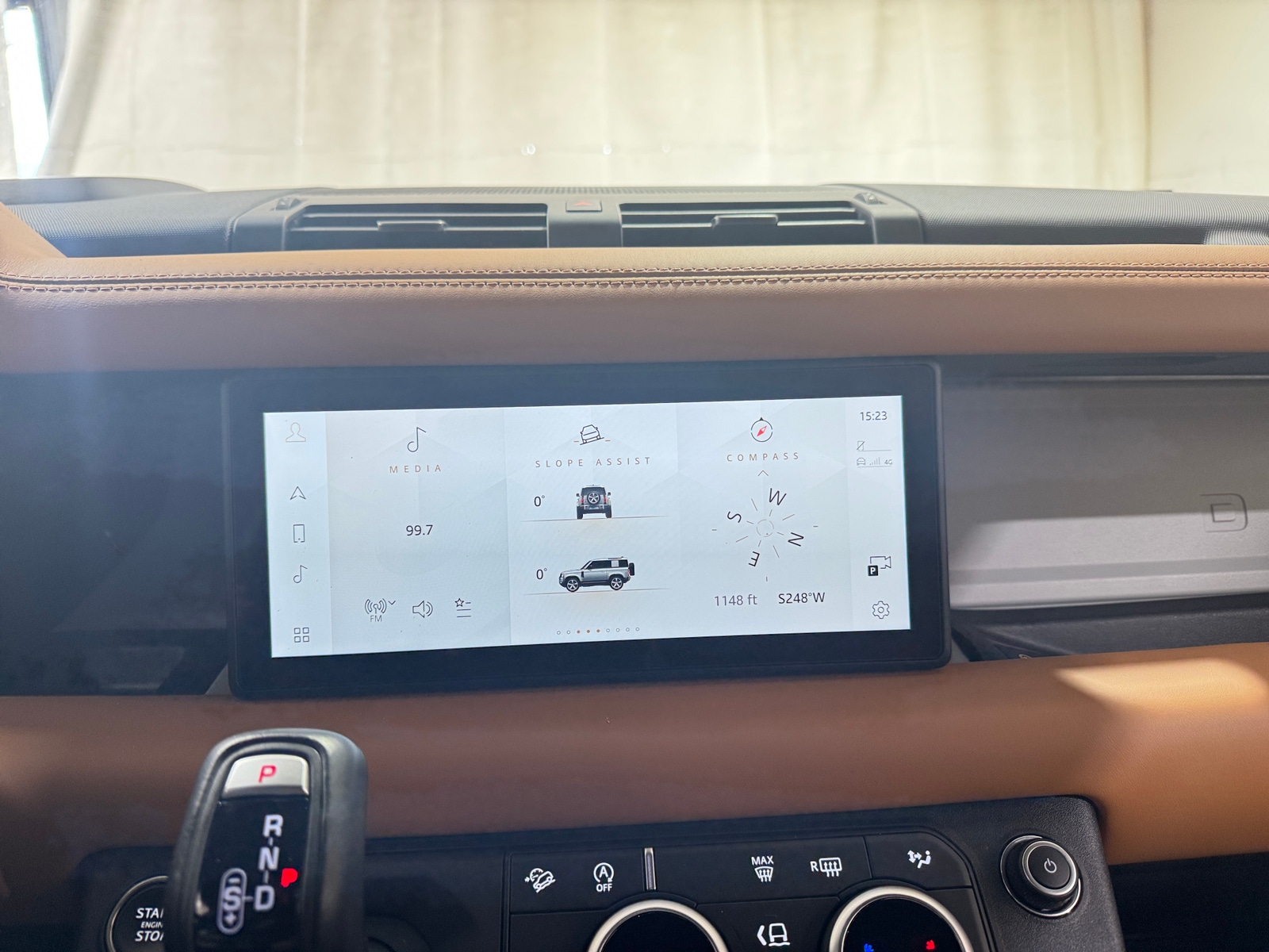 Thumbnail: 2024 Land Rover Defender - 3
