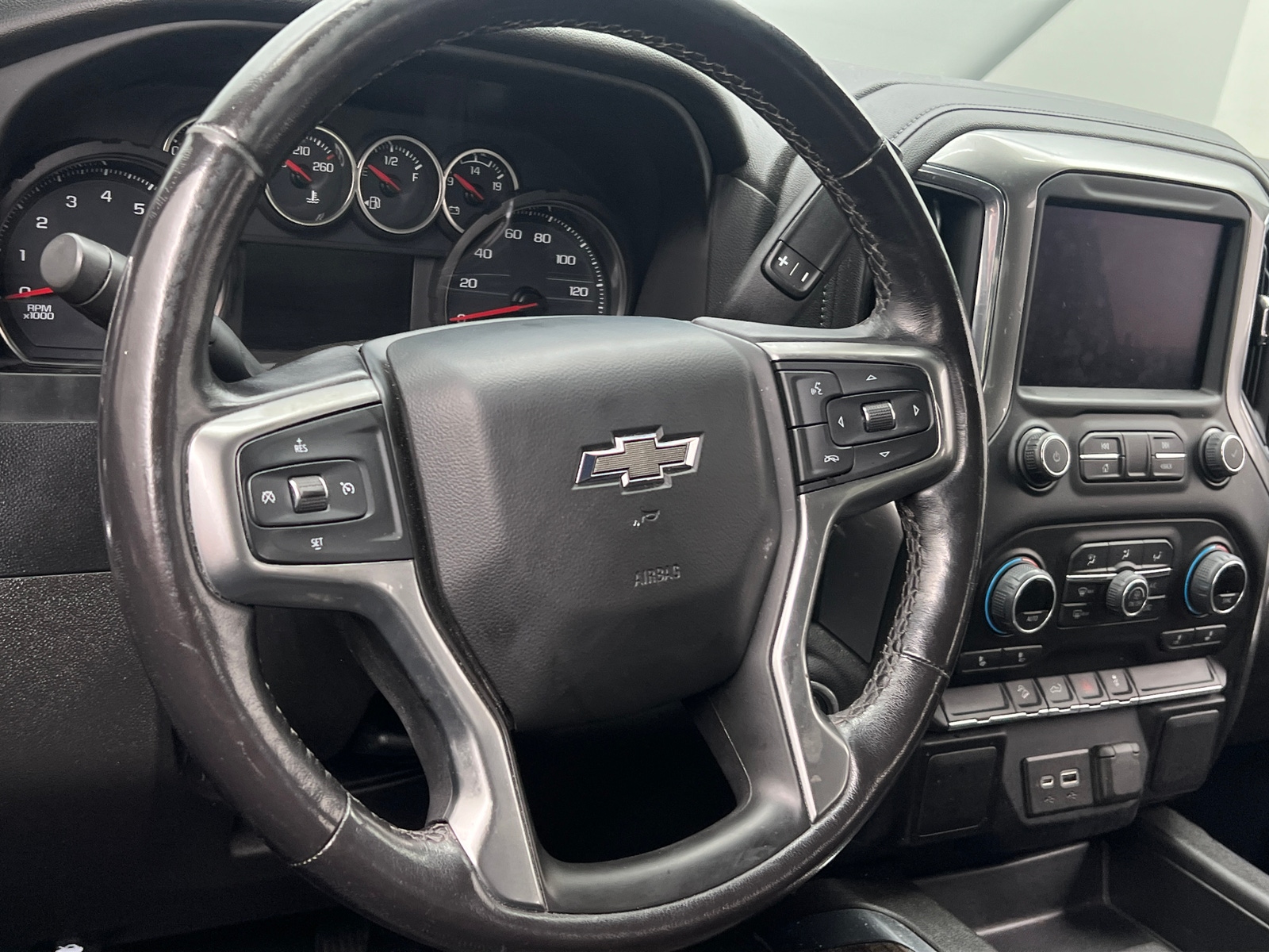 Thumbnail: 2022 Chevrolet Silverado 1500 - 5