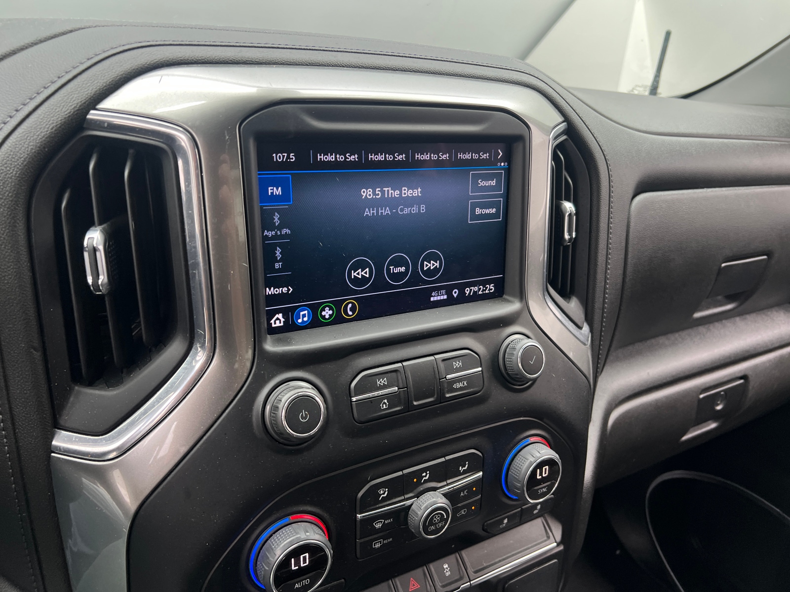 Thumbnail: 2022 Chevrolet Silverado 1500 - 4