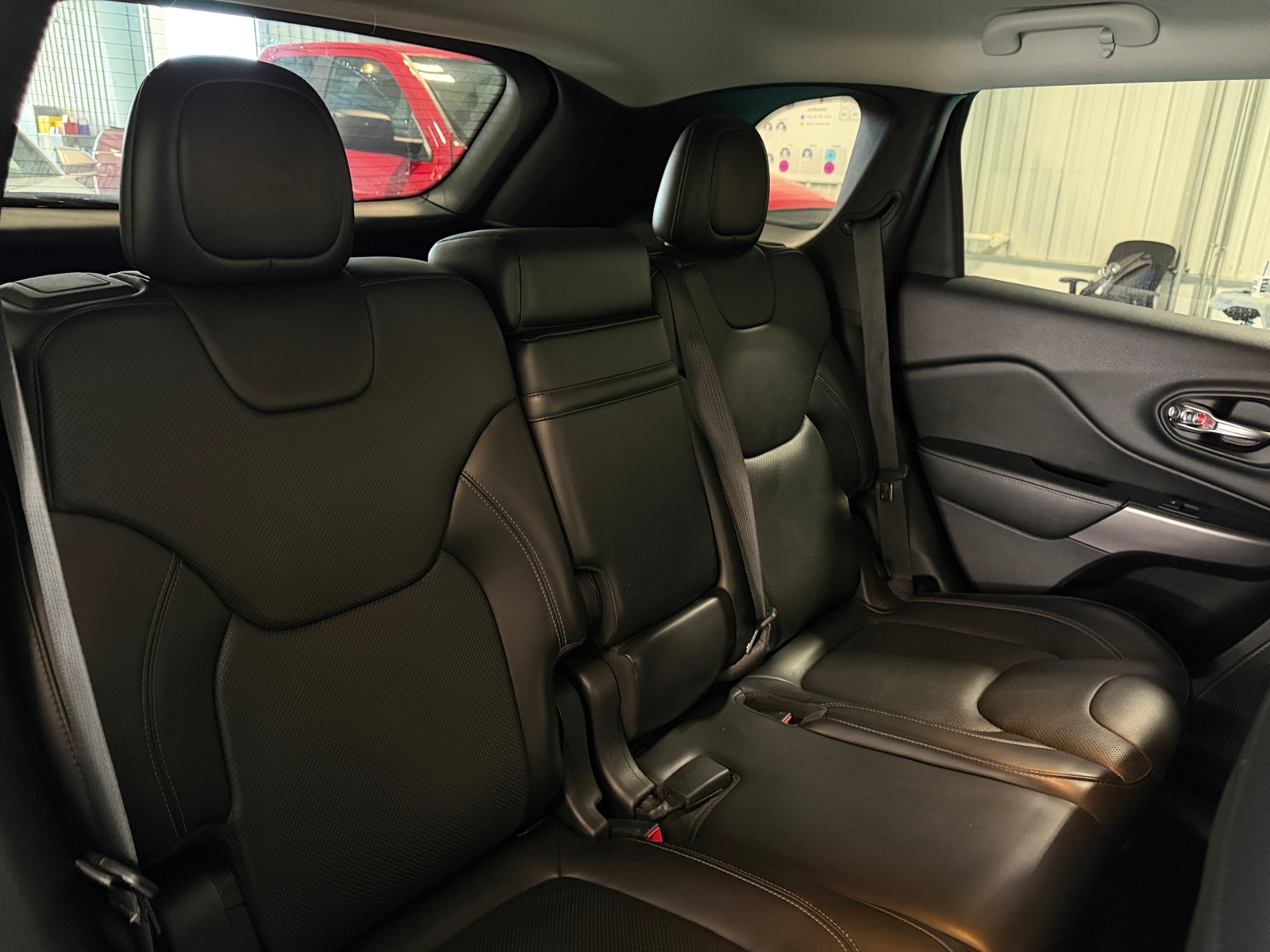 Thumbnail: 2019 Jeep Cherokee - 5