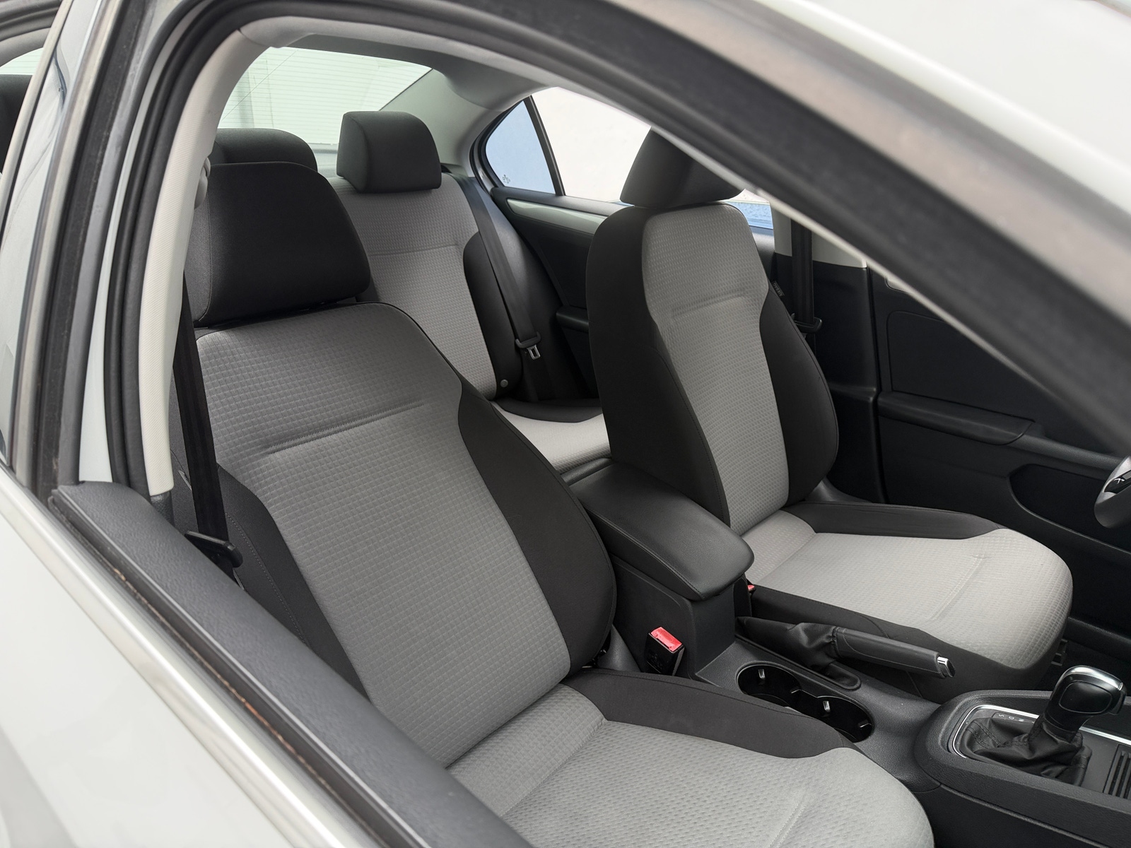 Thumbnail: 2017 Volkswagen Jetta - 2