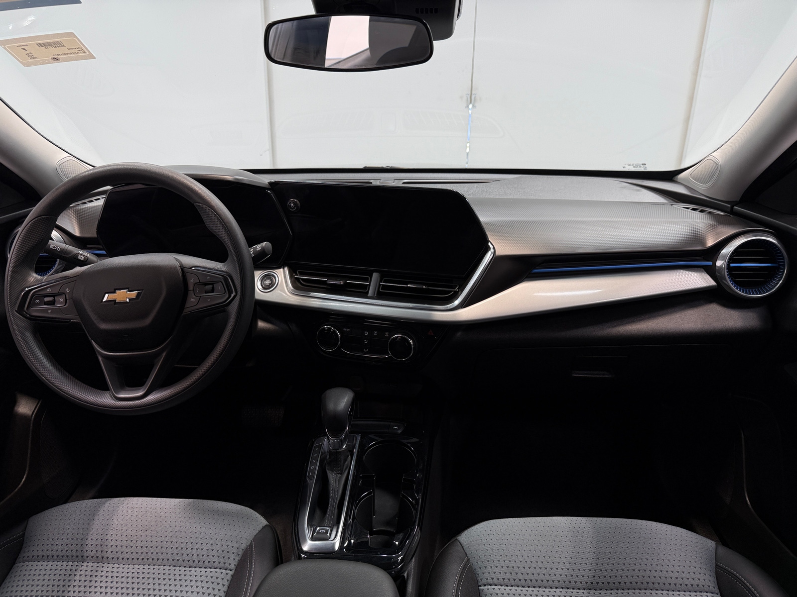 Thumbnail: 2025 Chevrolet Trax - 2