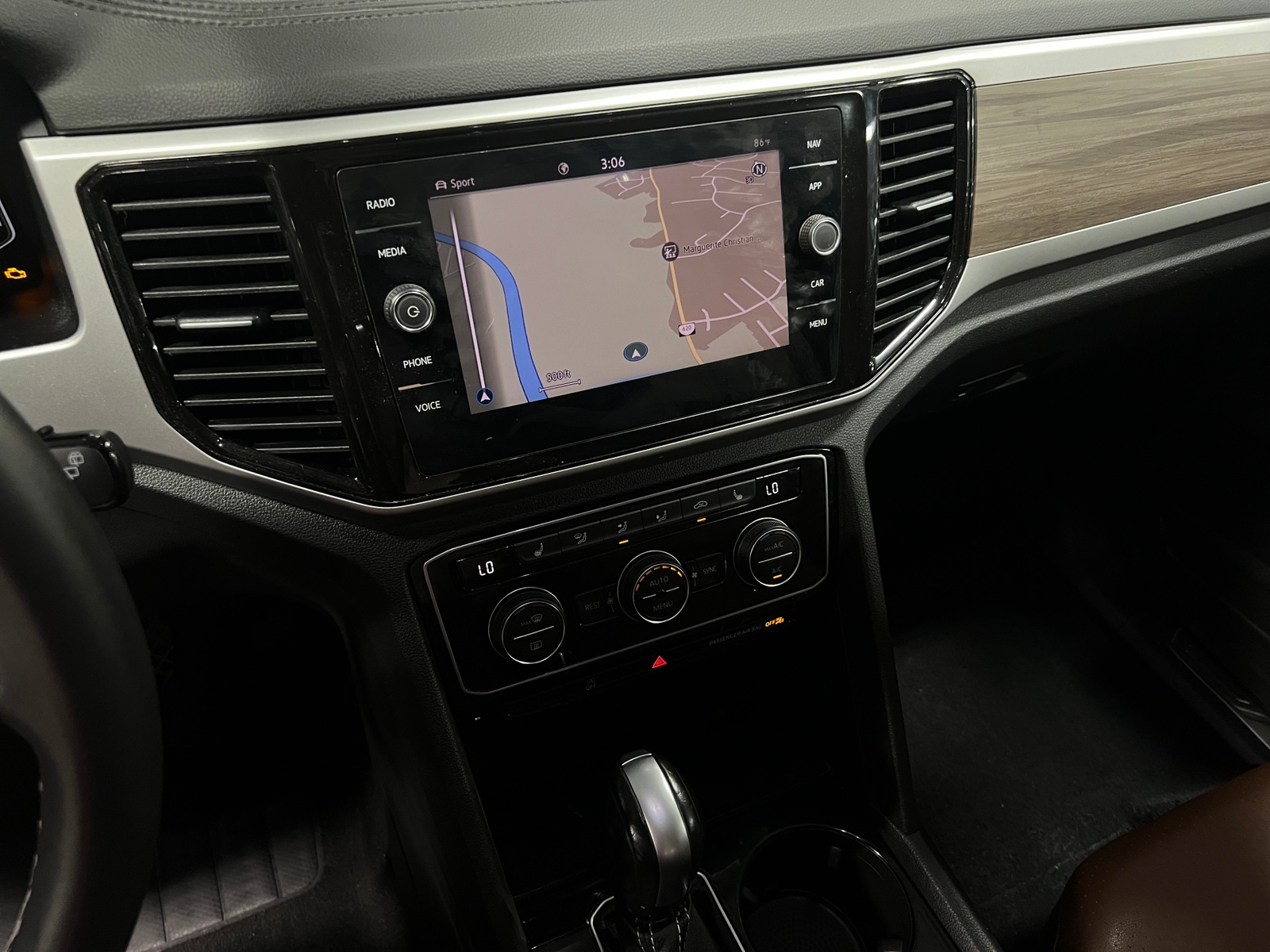 Thumbnail: 2022 Volkswagen Atlas - 4