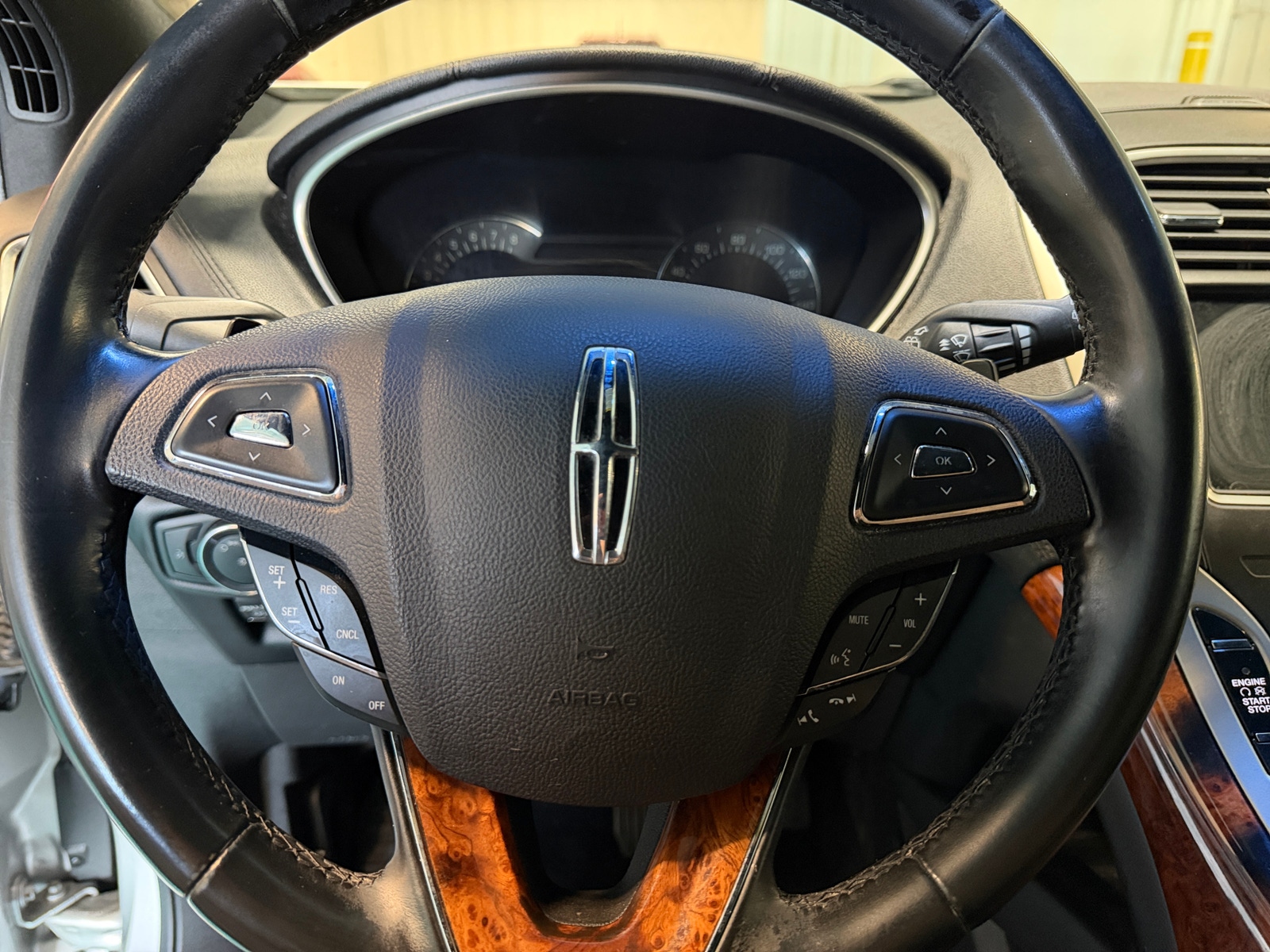 Thumbnail: 2016 Lincoln MKX - 4