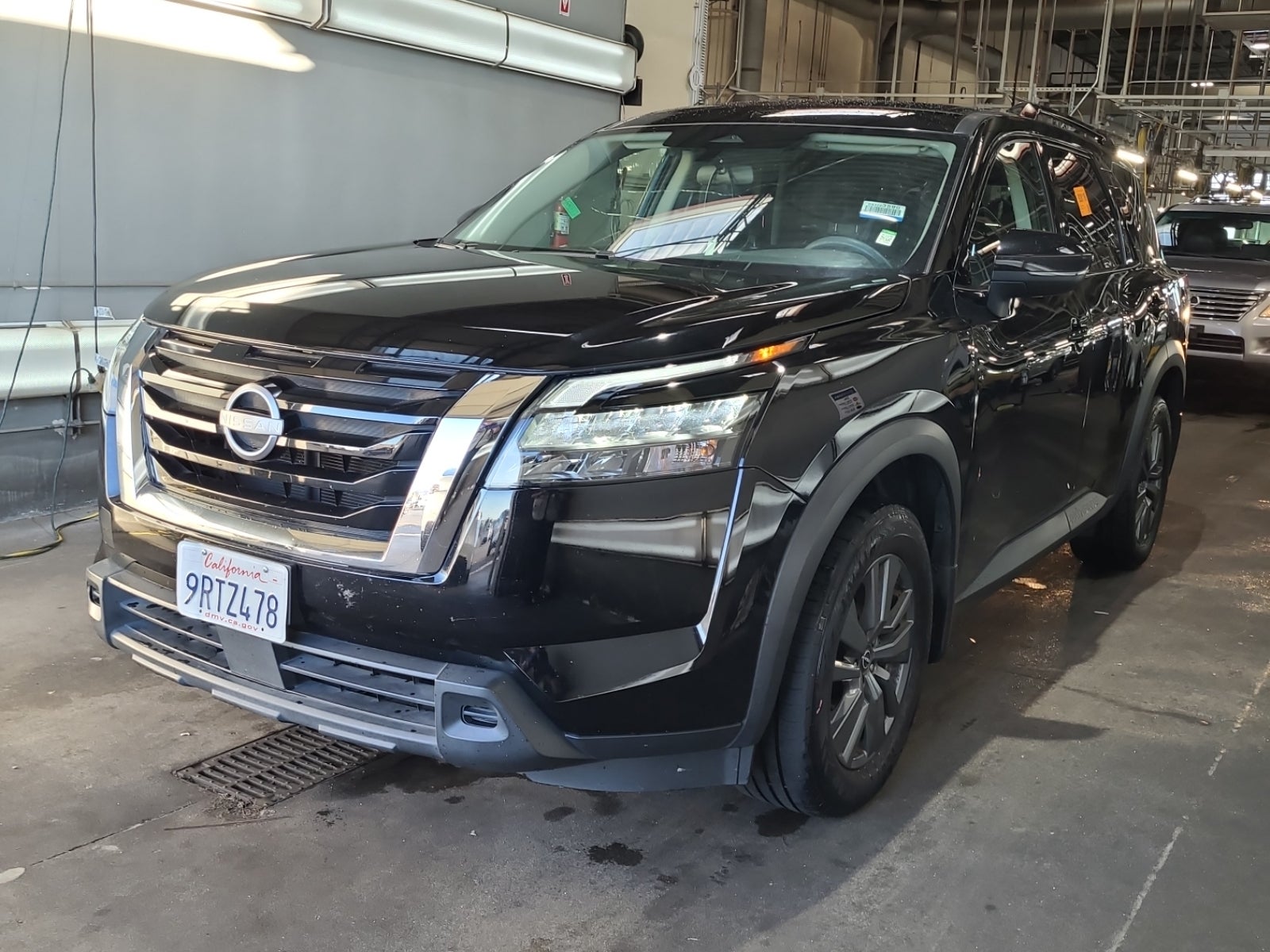 2024 Nissan Pathfinder SV