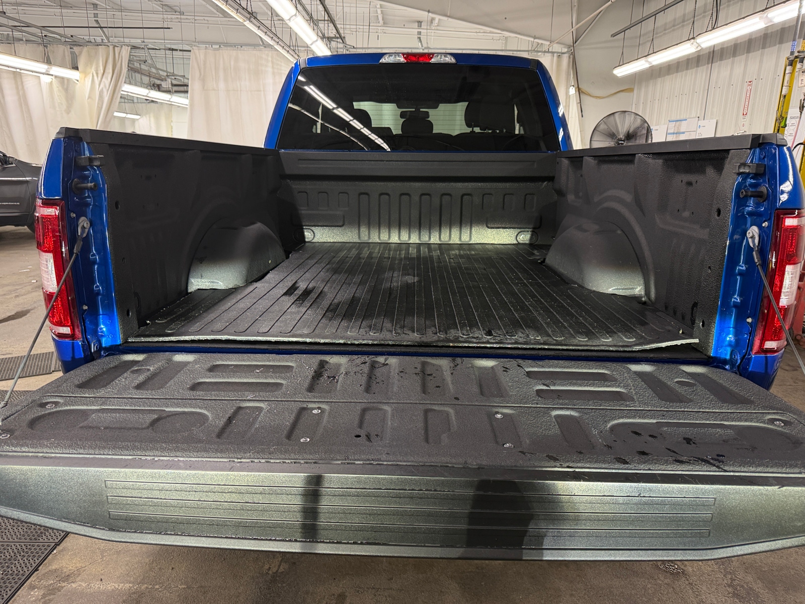 Thumbnail: 2018 Ford Econoline - 7