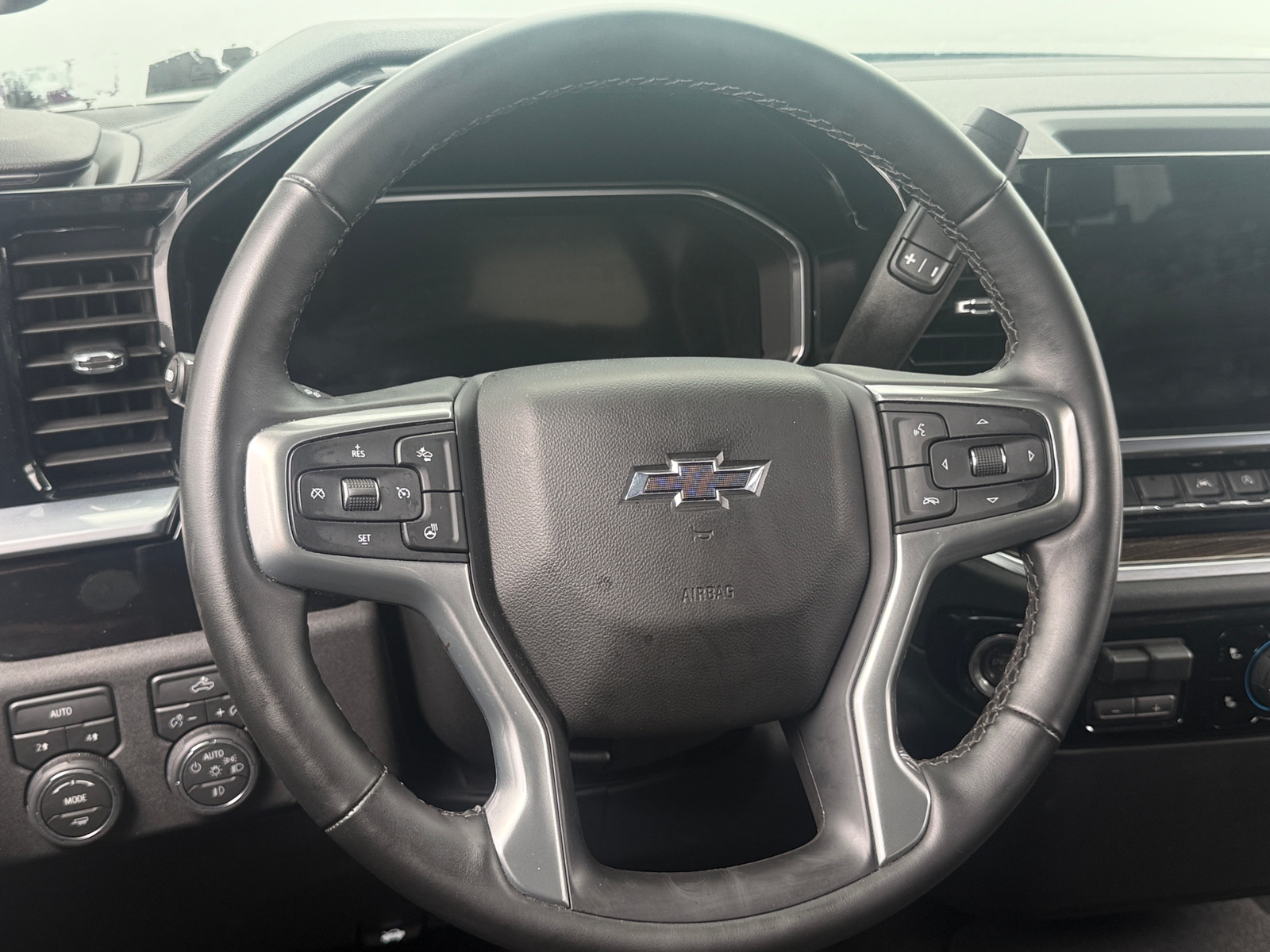 Thumbnail: 2026 Chevrolet Silverado 1500 - 5