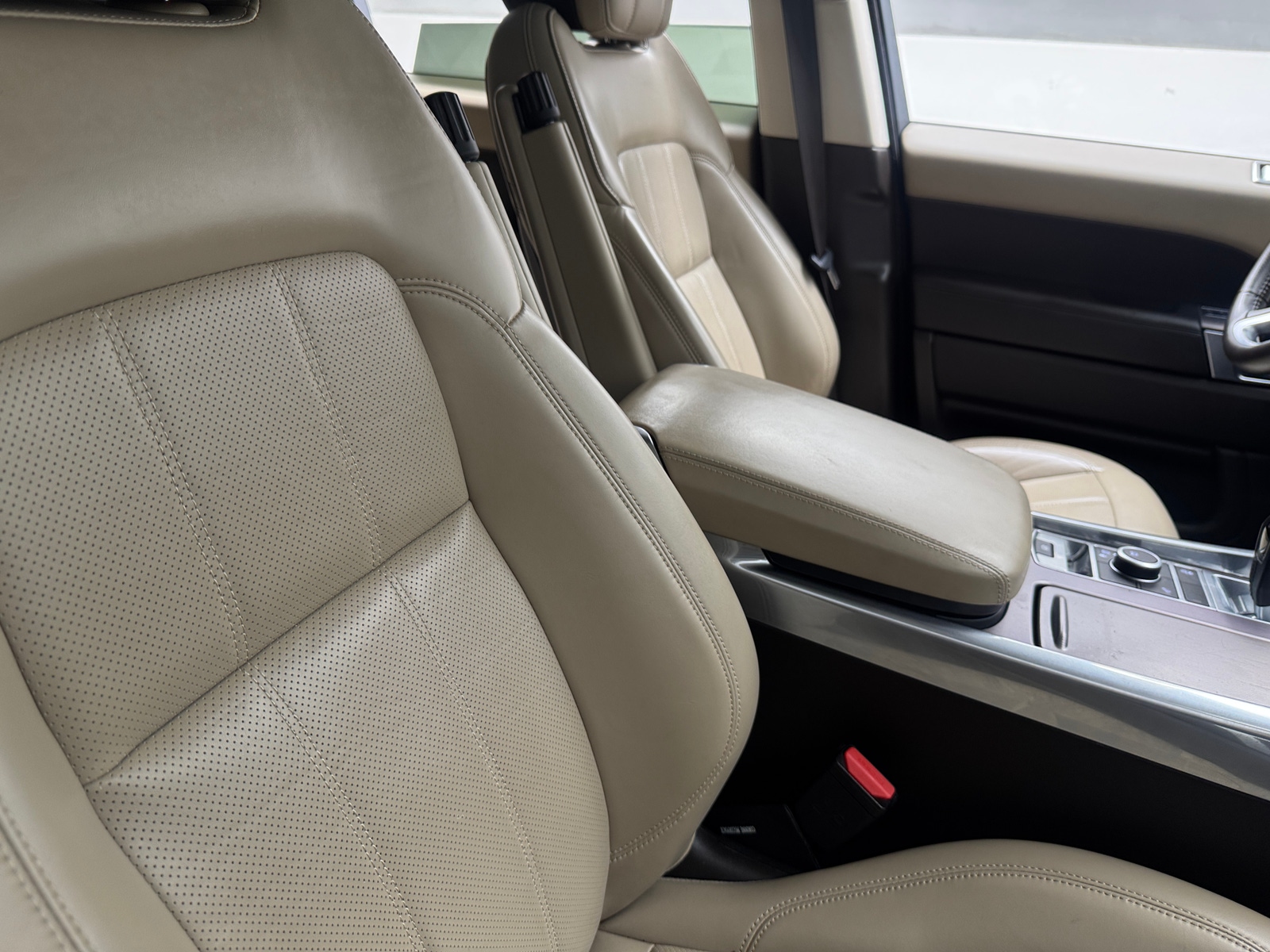 Thumbnail: 2020 Land Rover Range Rover Sport - 2