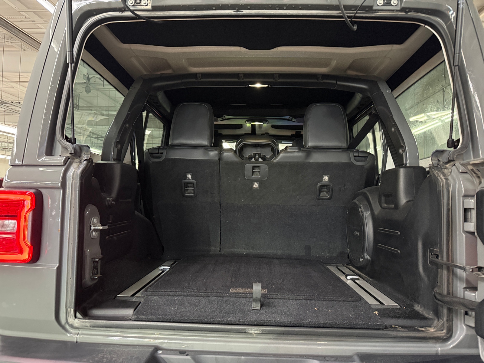 Thumbnail: 2018 Jeep Wrangler - 6