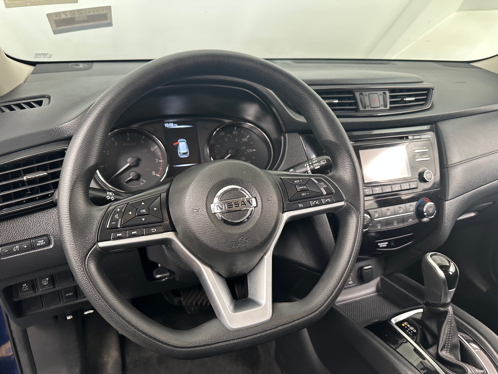 Thumbnail: 2017 Nissan Rogue - 5