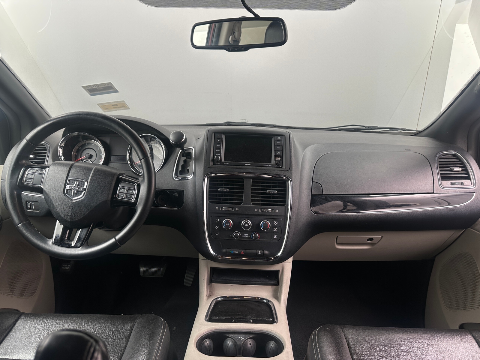 Thumbnail: 2018 Dodge Grand Caravan - 2