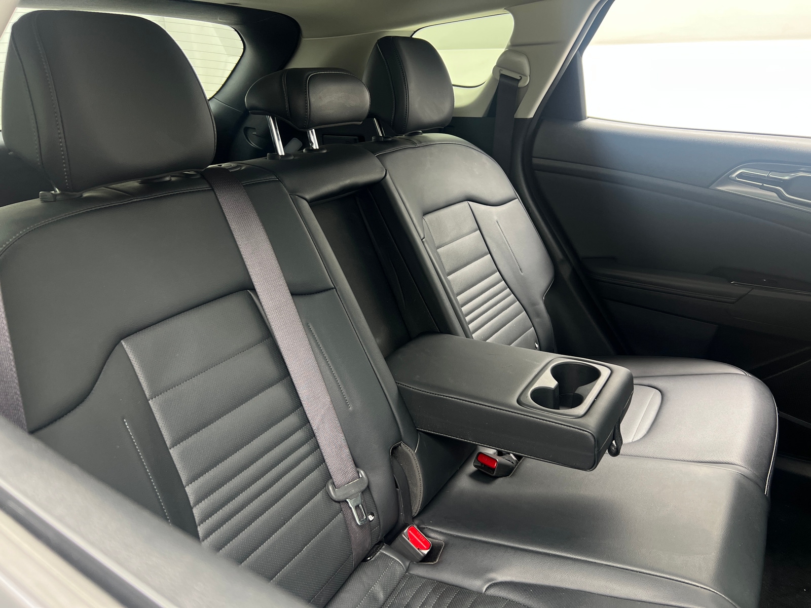 Thumbnail: 2023 Kia Sportage - 5