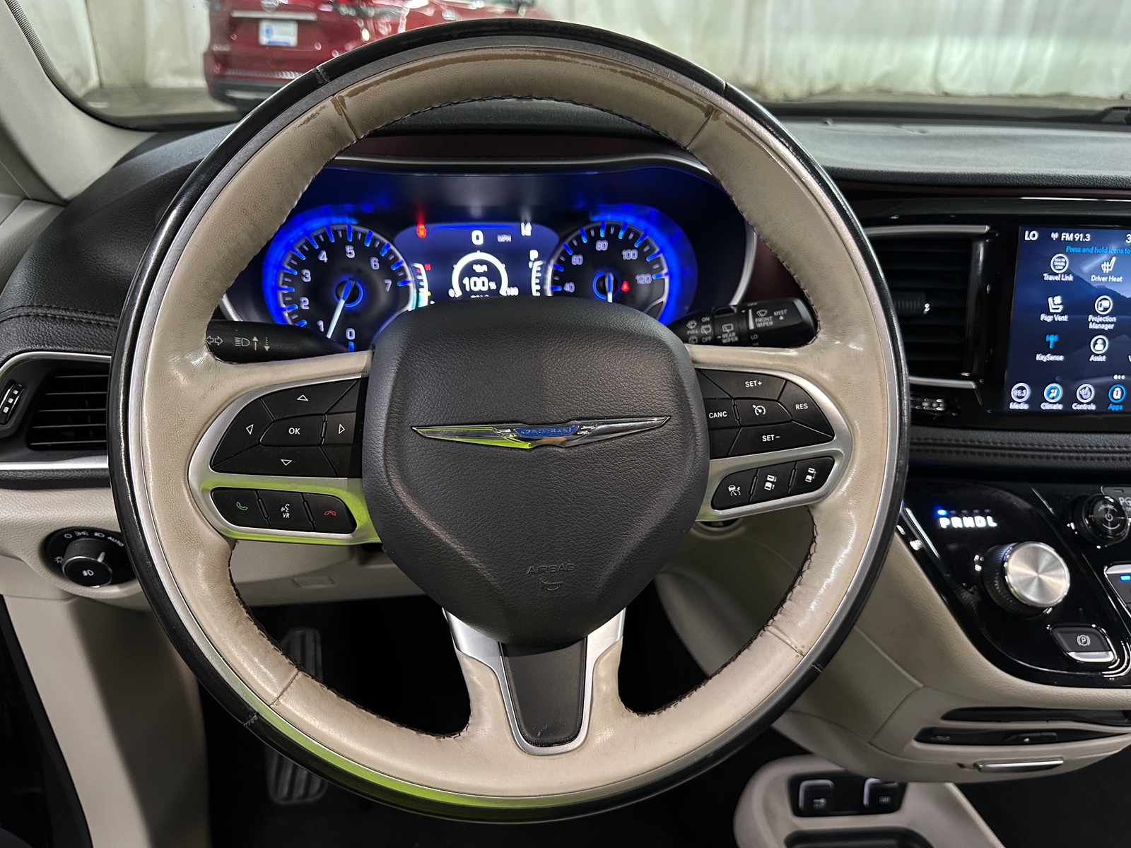 Thumbnail: 2019 Chrysler Pacifica - 4