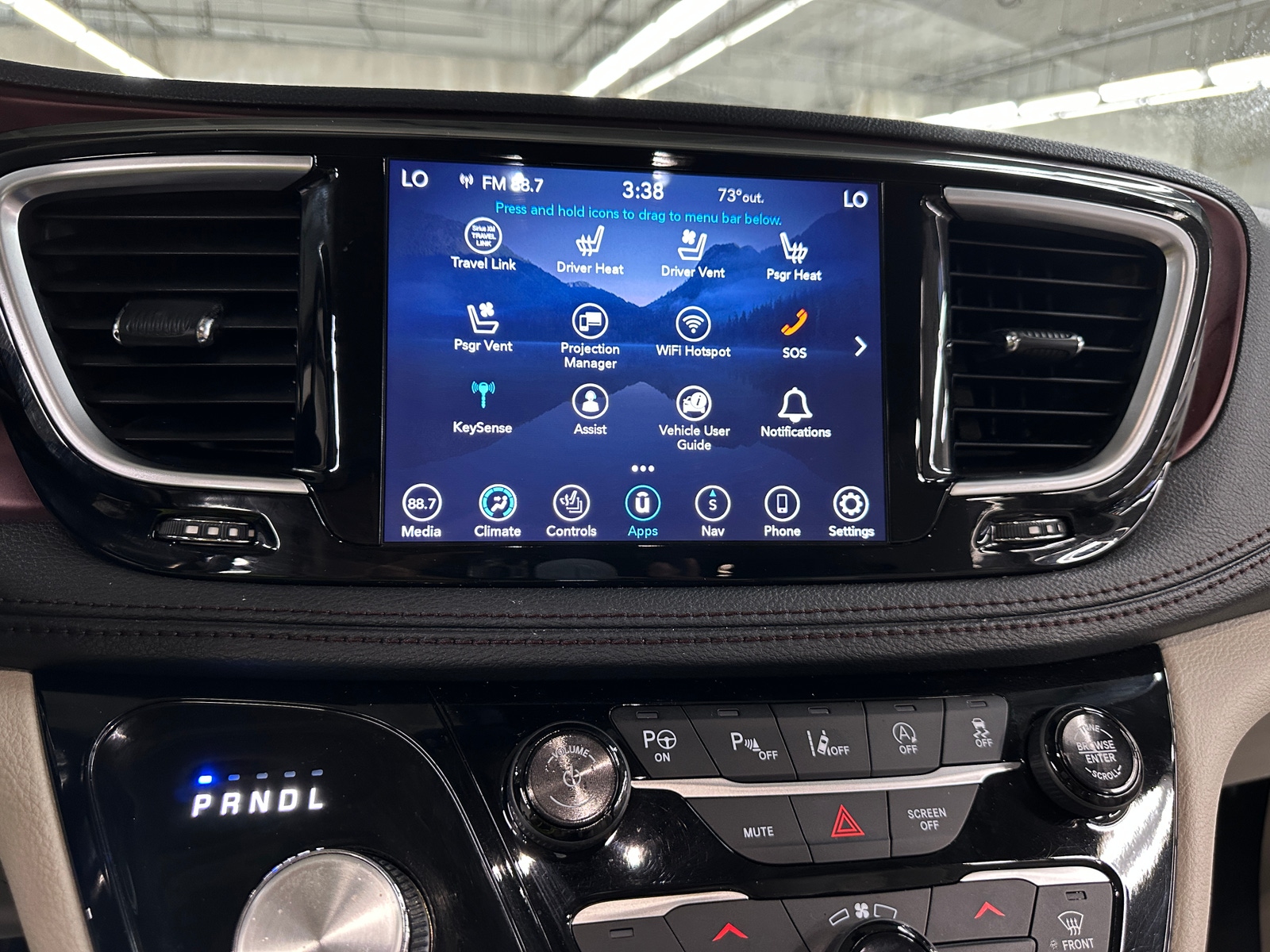 Thumbnail: 2019 Chrysler Pacifica - 3