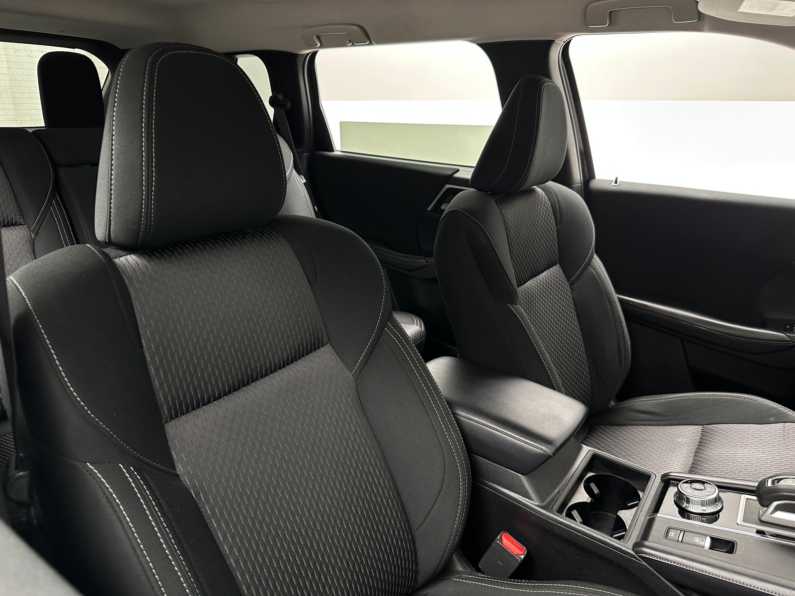 Thumbnail: 2024 Mitsubishi Outlander - 2