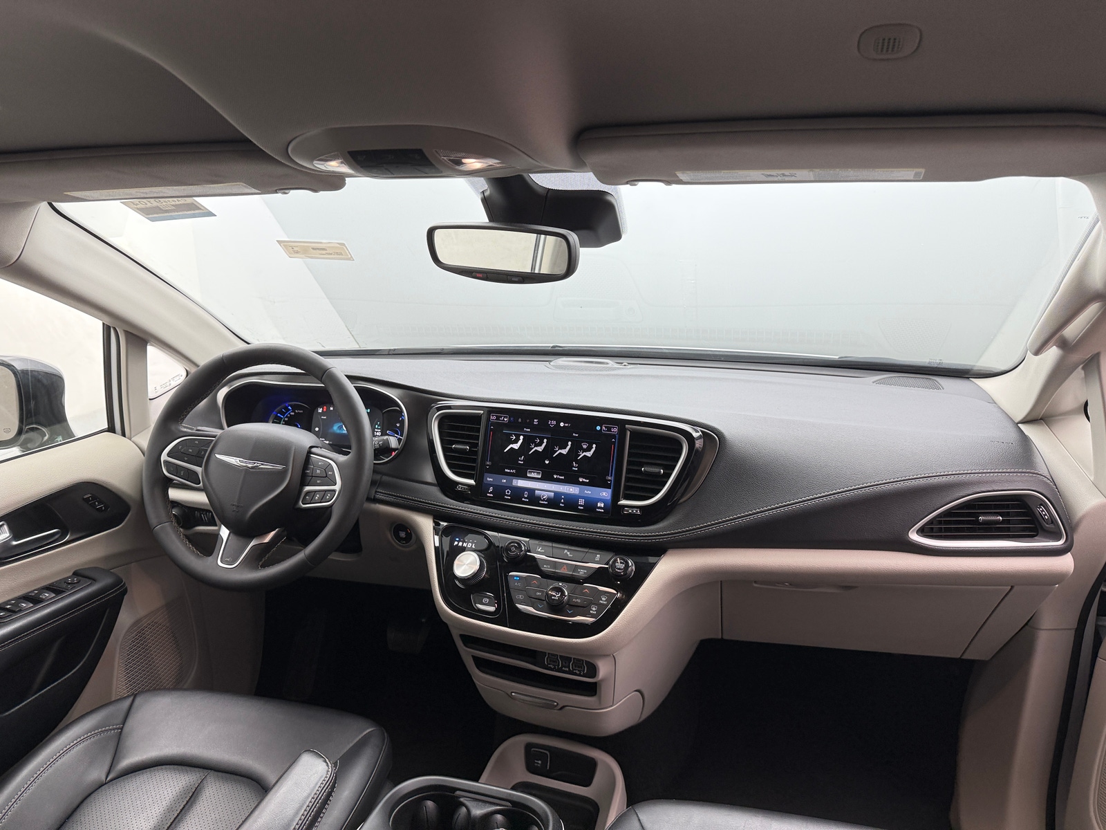 Thumbnail: 2024 Chrysler Pacifica - 2