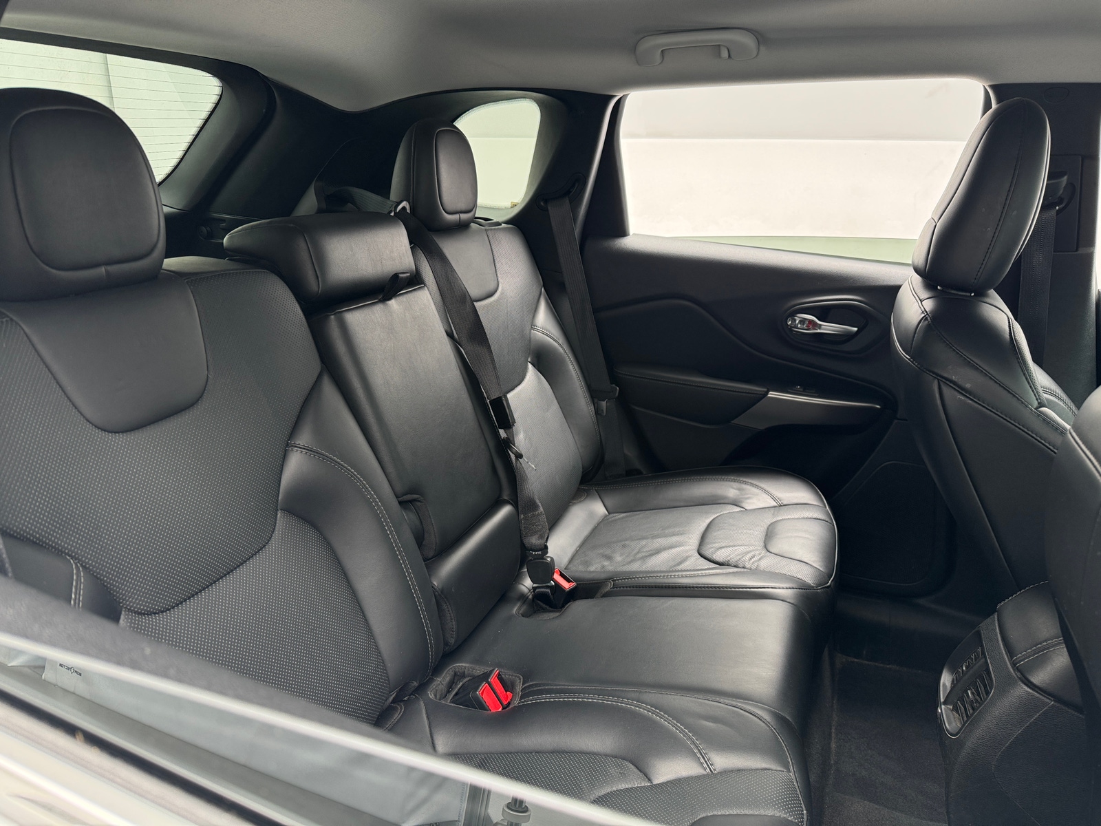 Thumbnail: 2020 Jeep Cherokee - 5