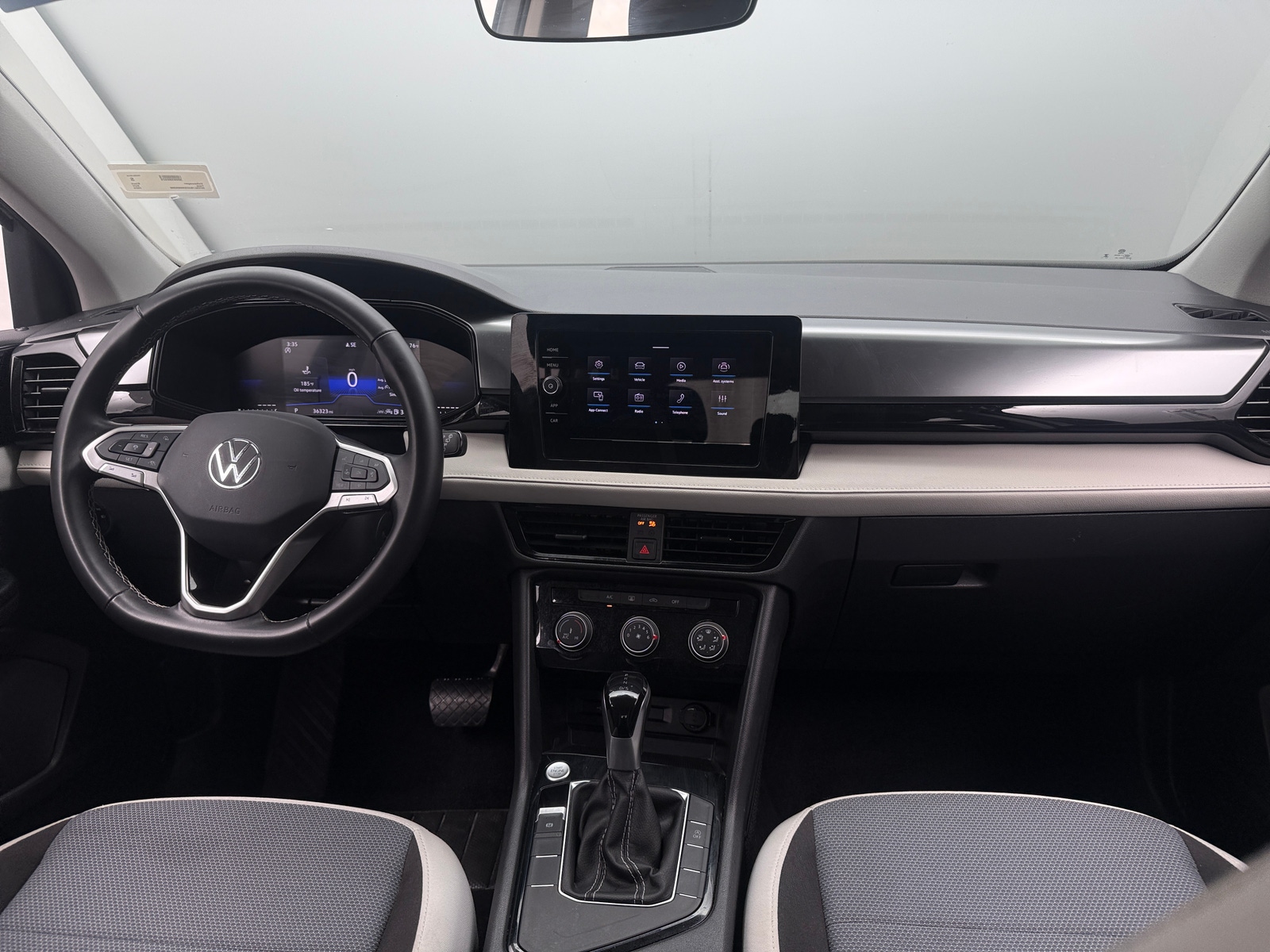 Thumbnail: 2025 Volkswagen Taos - 3