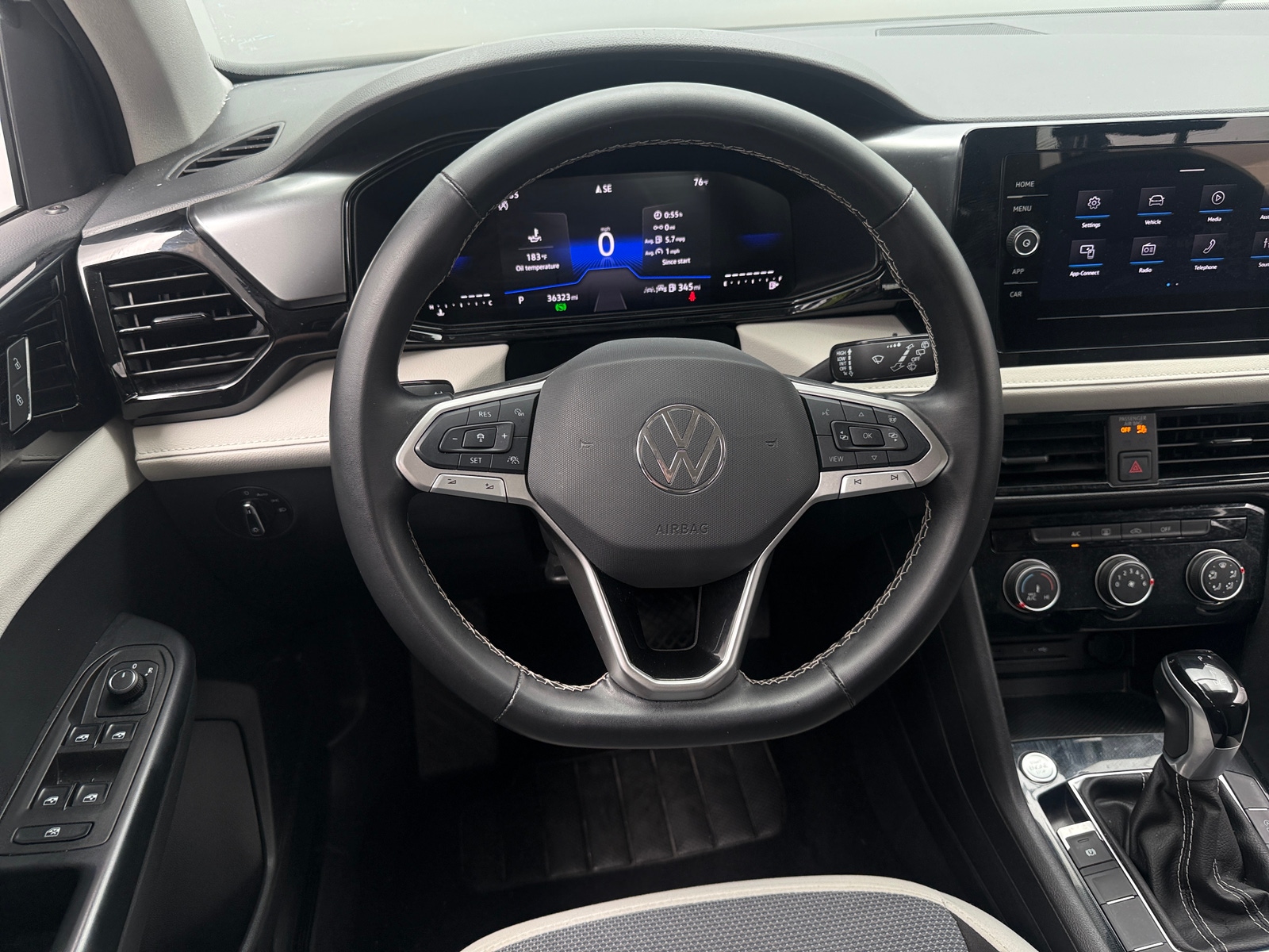 Thumbnail: 2025 Volkswagen Taos - 4