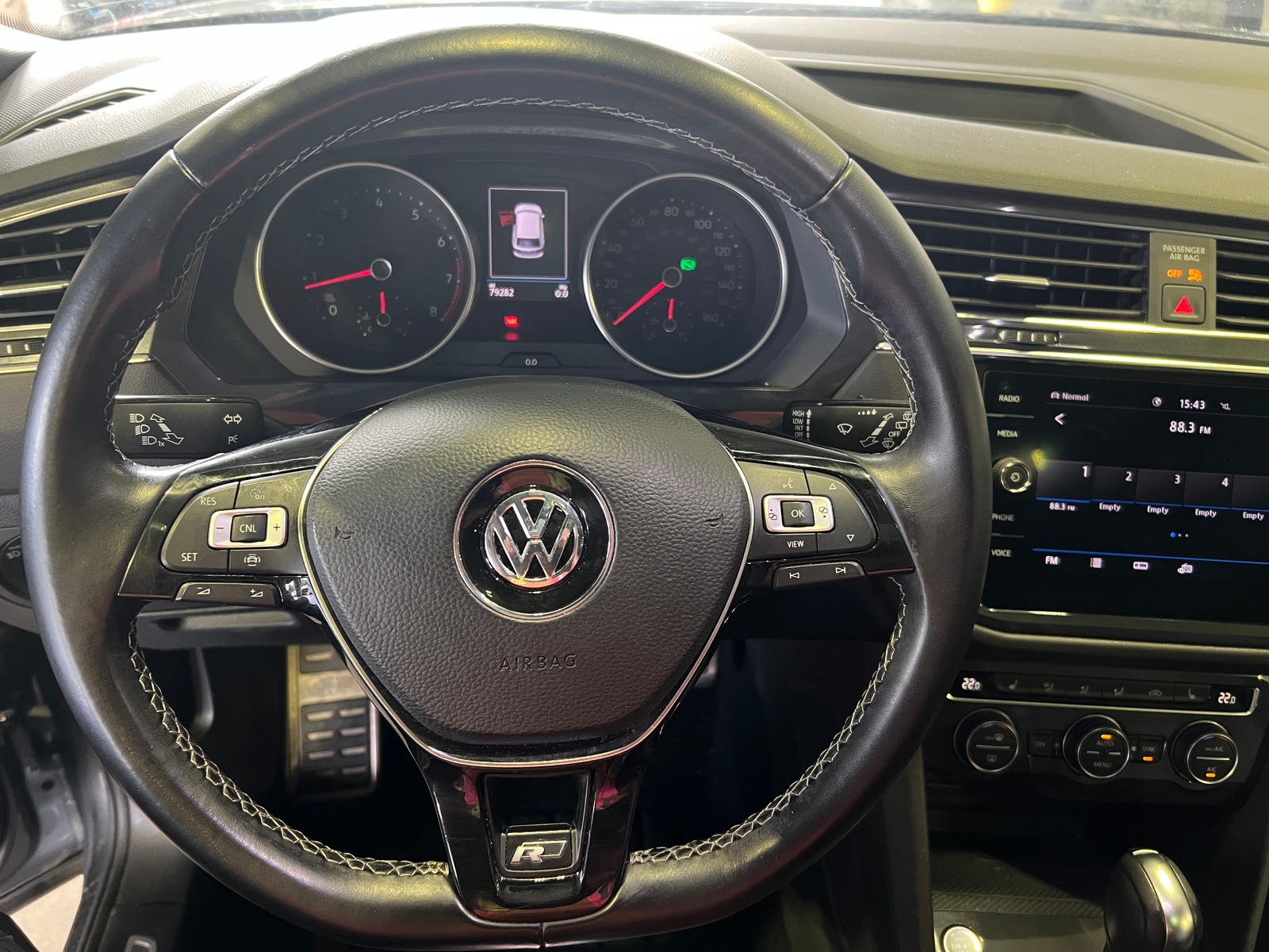 Thumbnail: 2020 Volkswagen Tiguan - 4