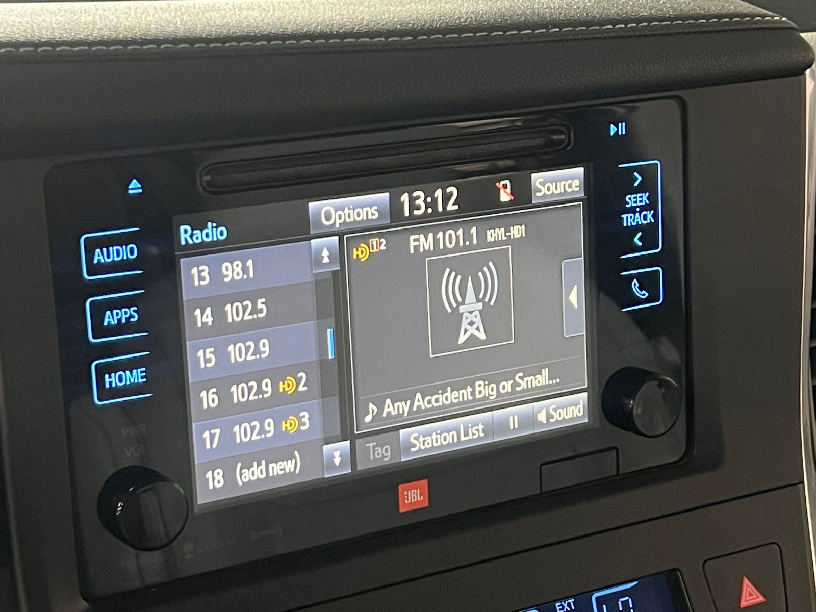 Thumbnail: 2017 Toyota Sienna - 3