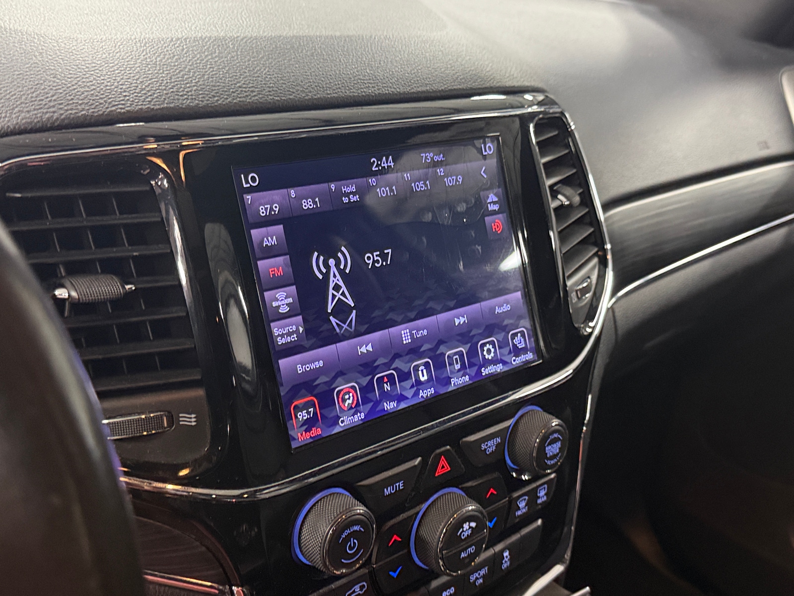 Thumbnail: 2020 Jeep Grand Cherokee - 3